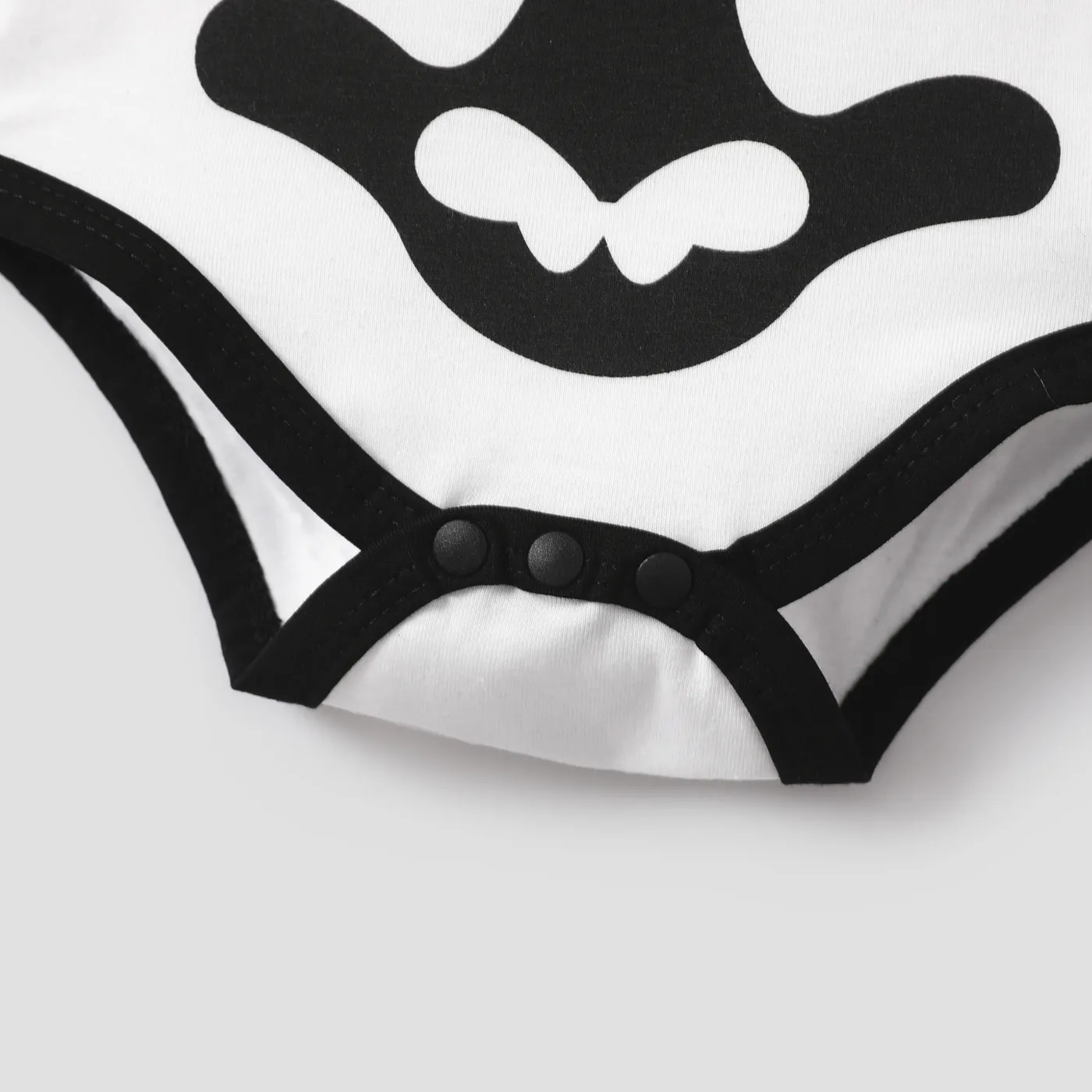  2pcs Baby Girl/Boy Halloween Hyper-Tactile Romper Set White image 5