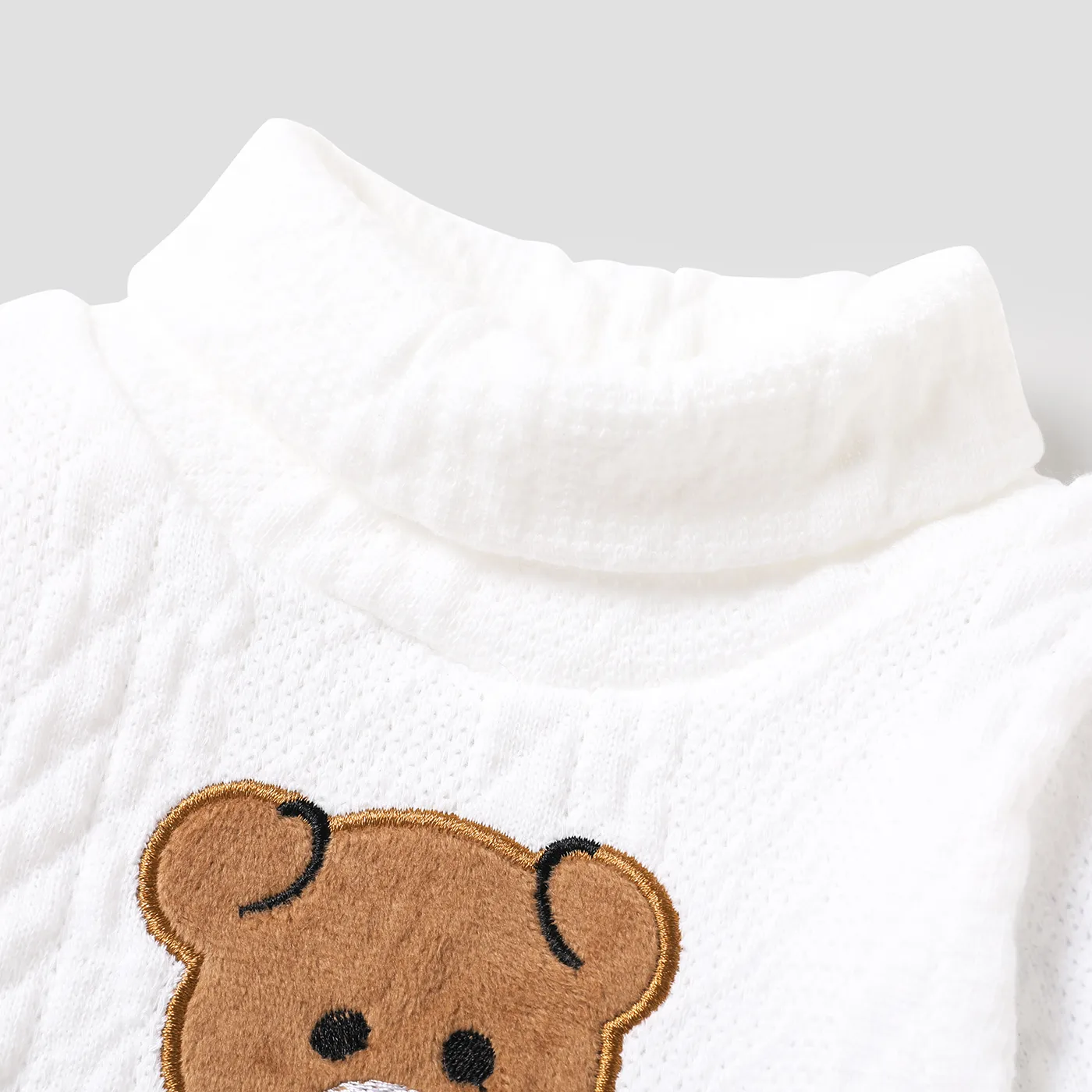 2pcs Teddy and Heart Applique Knitted Turtleneck Long-sleeve White Baby Set White image 3