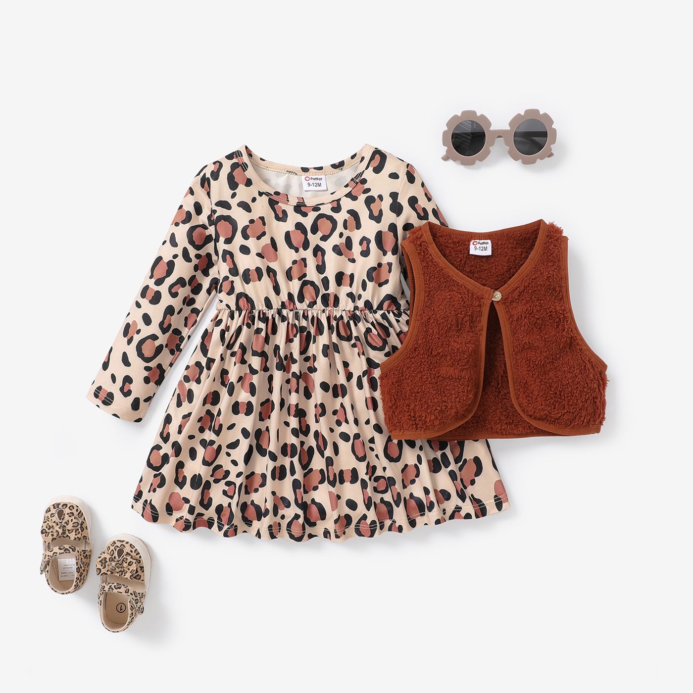 

2PCS Baby Girl Sweet Coat/ Heart-shaped Dress Set