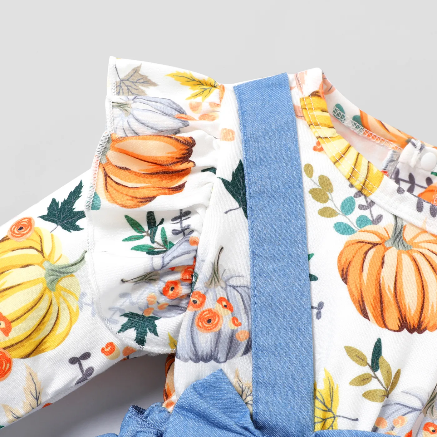 Baby 2pcs Thanksgiving Pumpkin Print Splicing Denim Ruffle Bowknot Long-sleeve Romper Set  image 4