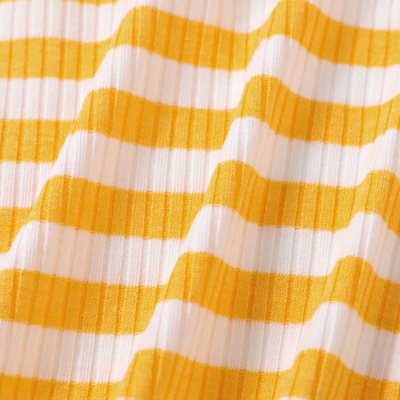 2pcs Baby Girl 3D Flower Design Striped Ribbed Short-sleeve Top and Shorts Set Yellow image 5