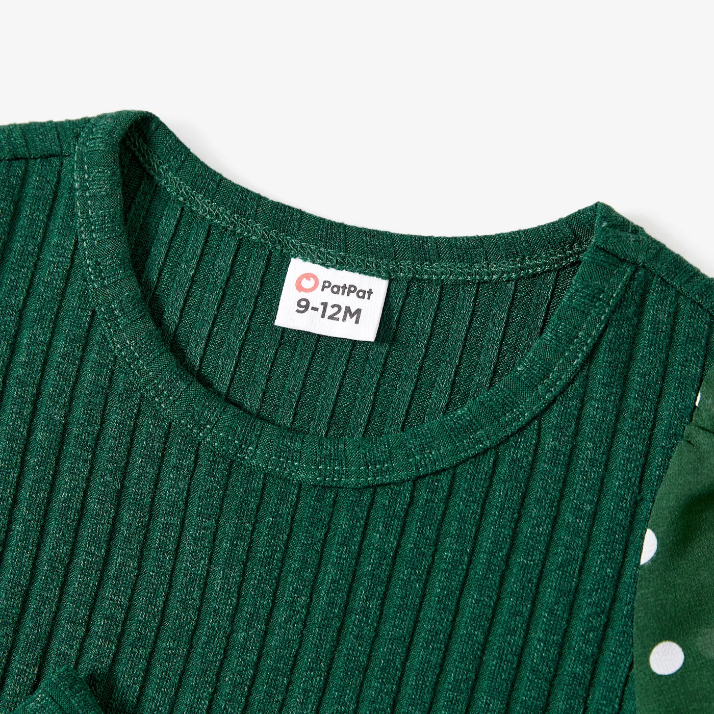 Family Matching Long-sleeve Green Tops and Polka Dot Mesh Splicing Belted Dresses Sets Dark Green image 3