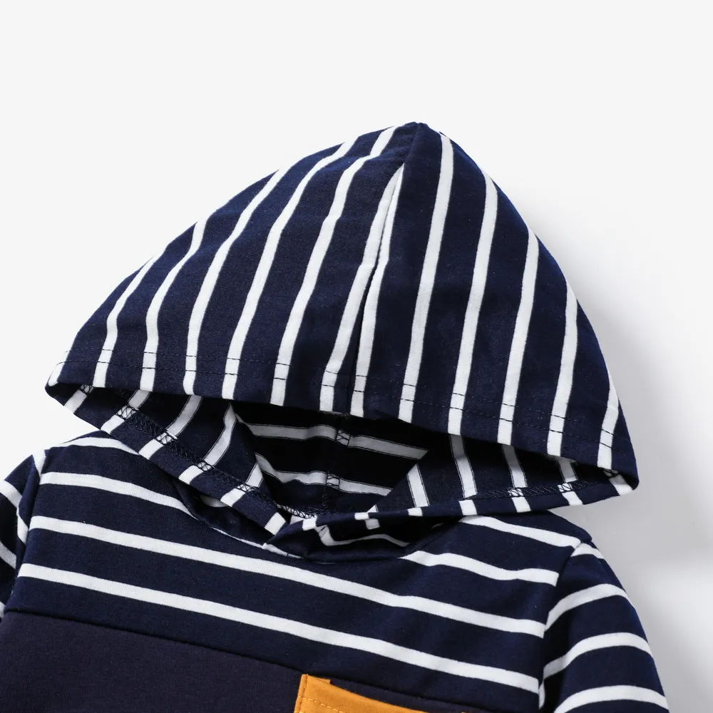 2pcs Baby Boy Long-sleeve Striped Spliced Hoodie and Badge Detail Sweatpants Set  big image 2