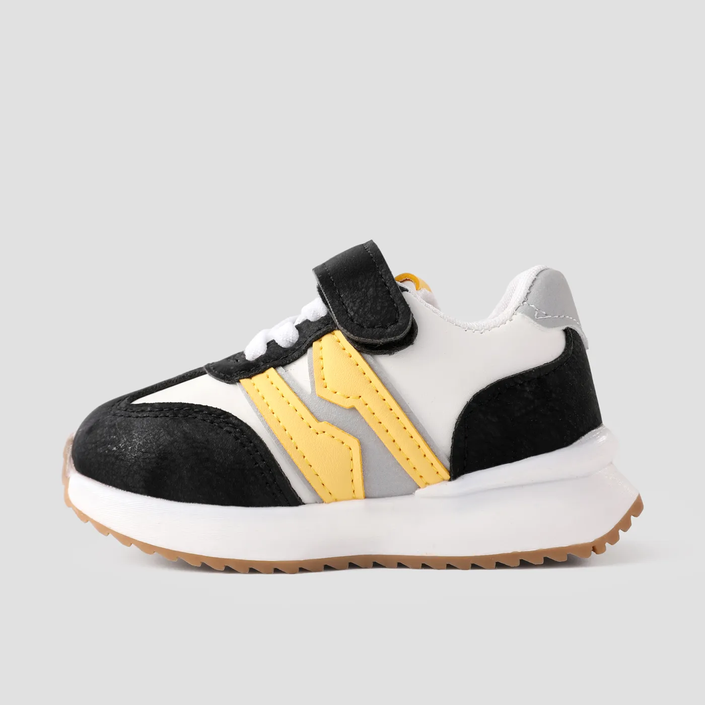 Toddlers and Kids Color-block Adjustable Velcro Sports Shoes Black image 2