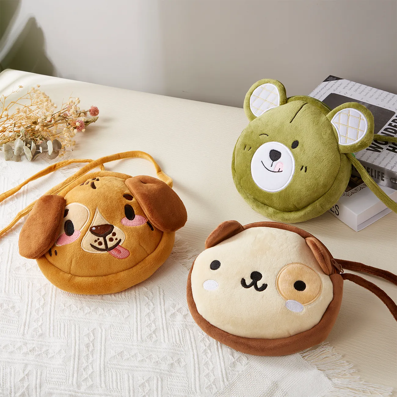 Multi-functional key/coin purse with stylish cartoon pattern, shoulder/cross-body dual-use bag