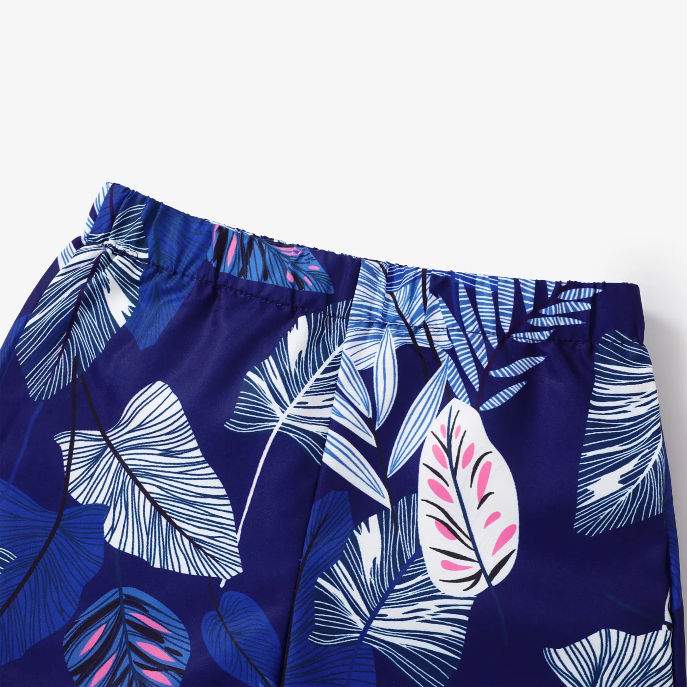 2pcs Kid Boy Tropical Plant Print Short-sleeve Tee and Shorts Set  image 4