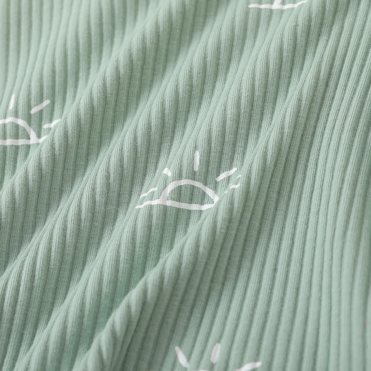 2pcs Baby Boy/Girl 95% Cotton Ribbed Short-sleeve All Over Sun Print Top and Shorts Set Green big image 1