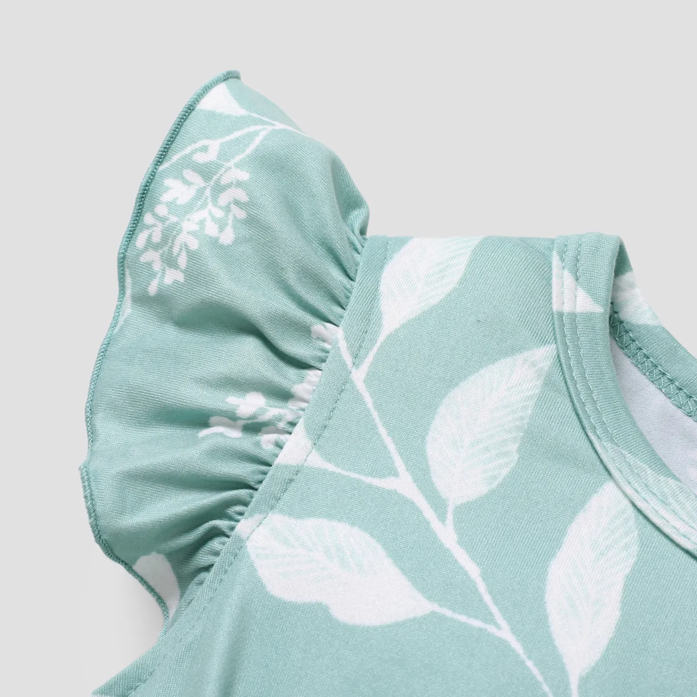 Toddler Girl Floral Leaf Print Flutter-sleeve Dress Light Green image 3