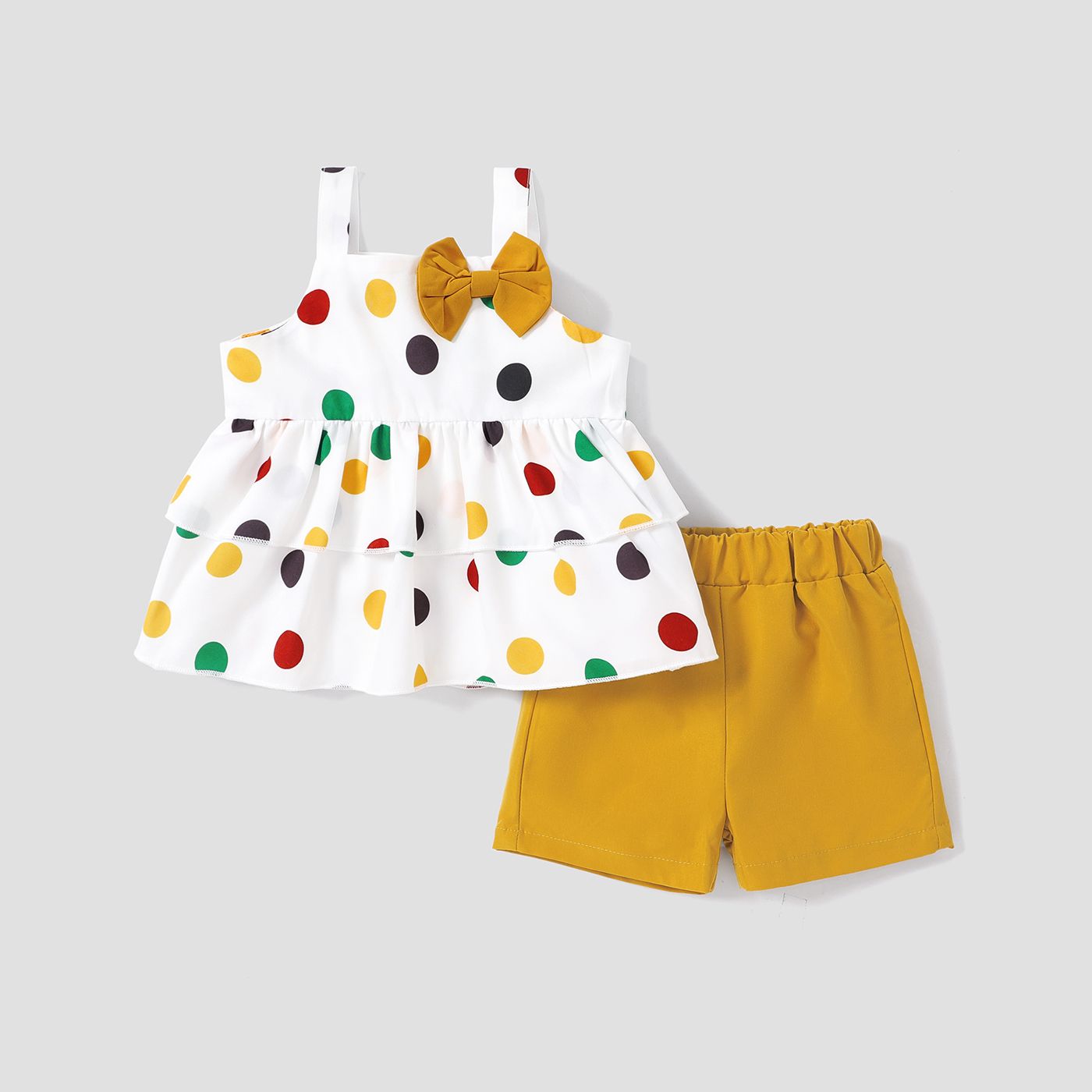

2pcs Baby Girl Allover Polka Dots Print Bow Decor Cami Top and Solid Shorts Set
