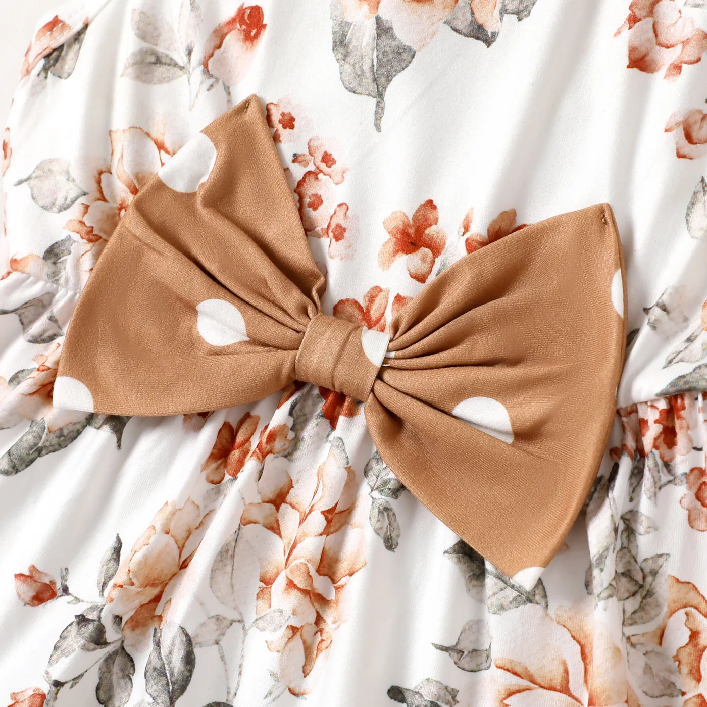 2-قطعة طفل فتاة الأزهار طباعة Bowknot تصميم تكدرت عالية منخفضة بلا أكمام المحملة ومجموعة السراويل منقطة أبيض image 3