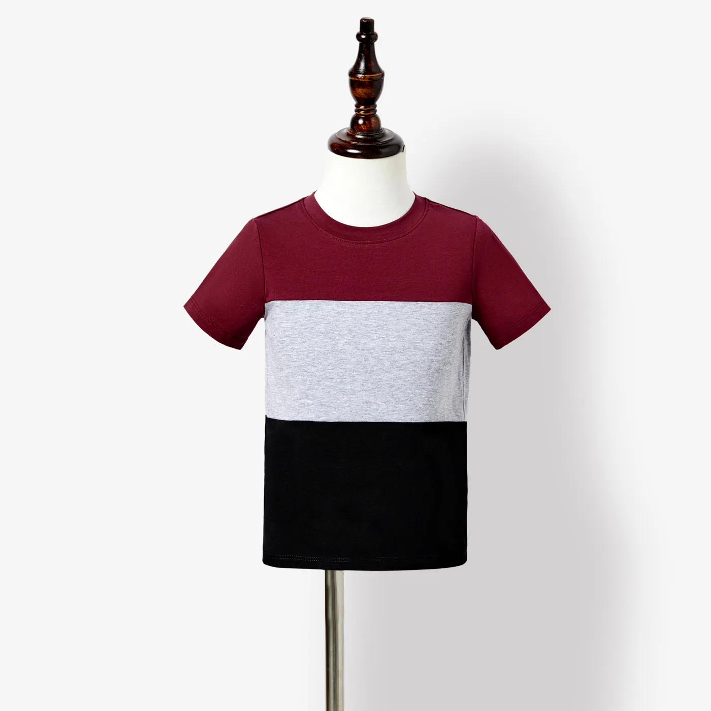 Family Matching Short-sleeve Color-block T-shirts and Embroidered Floral Halter Neck Dresses Sets  image 6