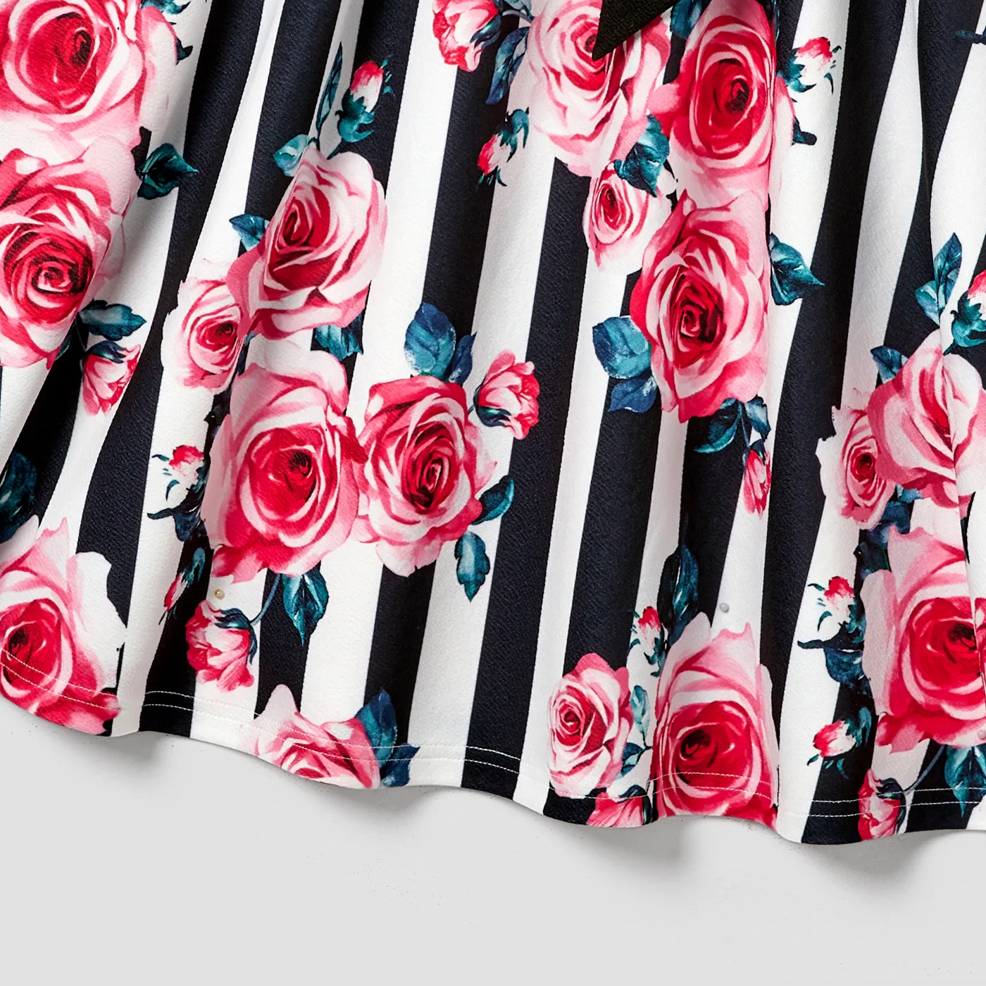 Valentine's Day Family Matching Short-Sleeve Patch Pocket T-shirts and Flower Print Belted Sleeveless Dresses Sets Black image 5