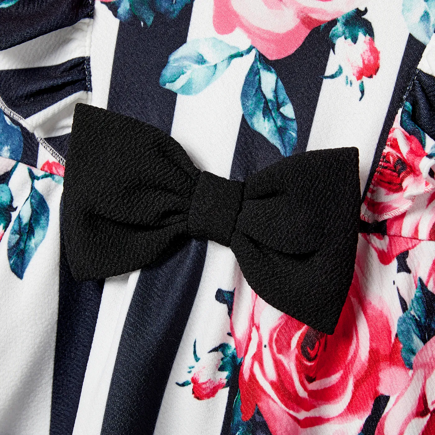 Valentine's Day Family Matching Short-Sleeve Patch Pocket T-shirts and Flower Print Belted Sleeveless Dresses Sets Black image 3