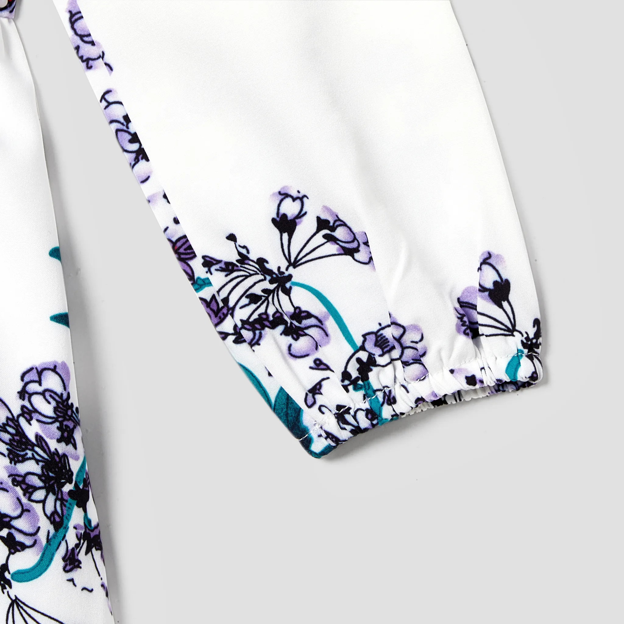 Family Matching Colorblock Long-sleeve Tops and Floral Print Long Sleeve Belted Dresses Sets  image 5