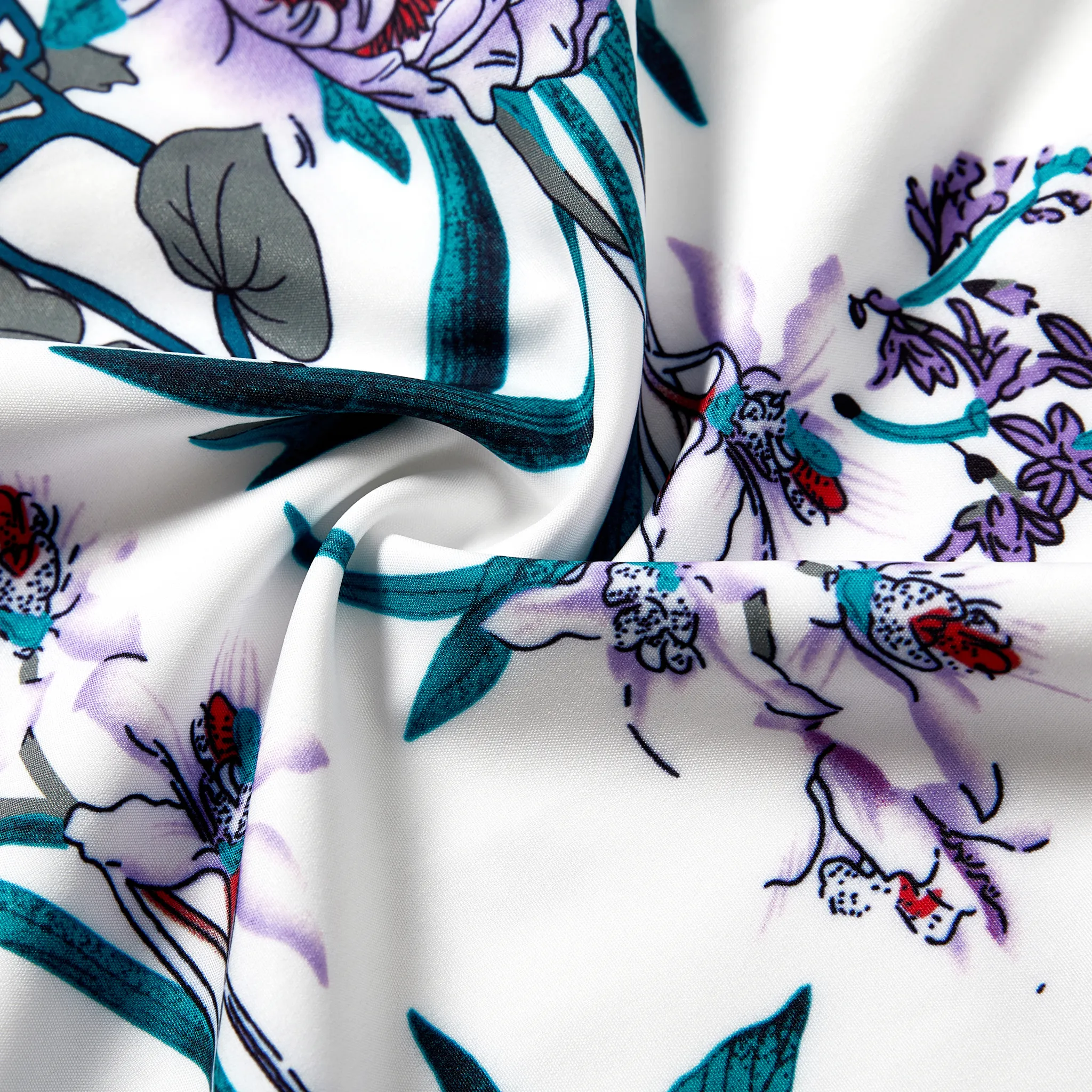 Family Matching Colorblock Long-sleeve Tops and Floral Print Long Sleeve Belted Dresses Sets  image 6
