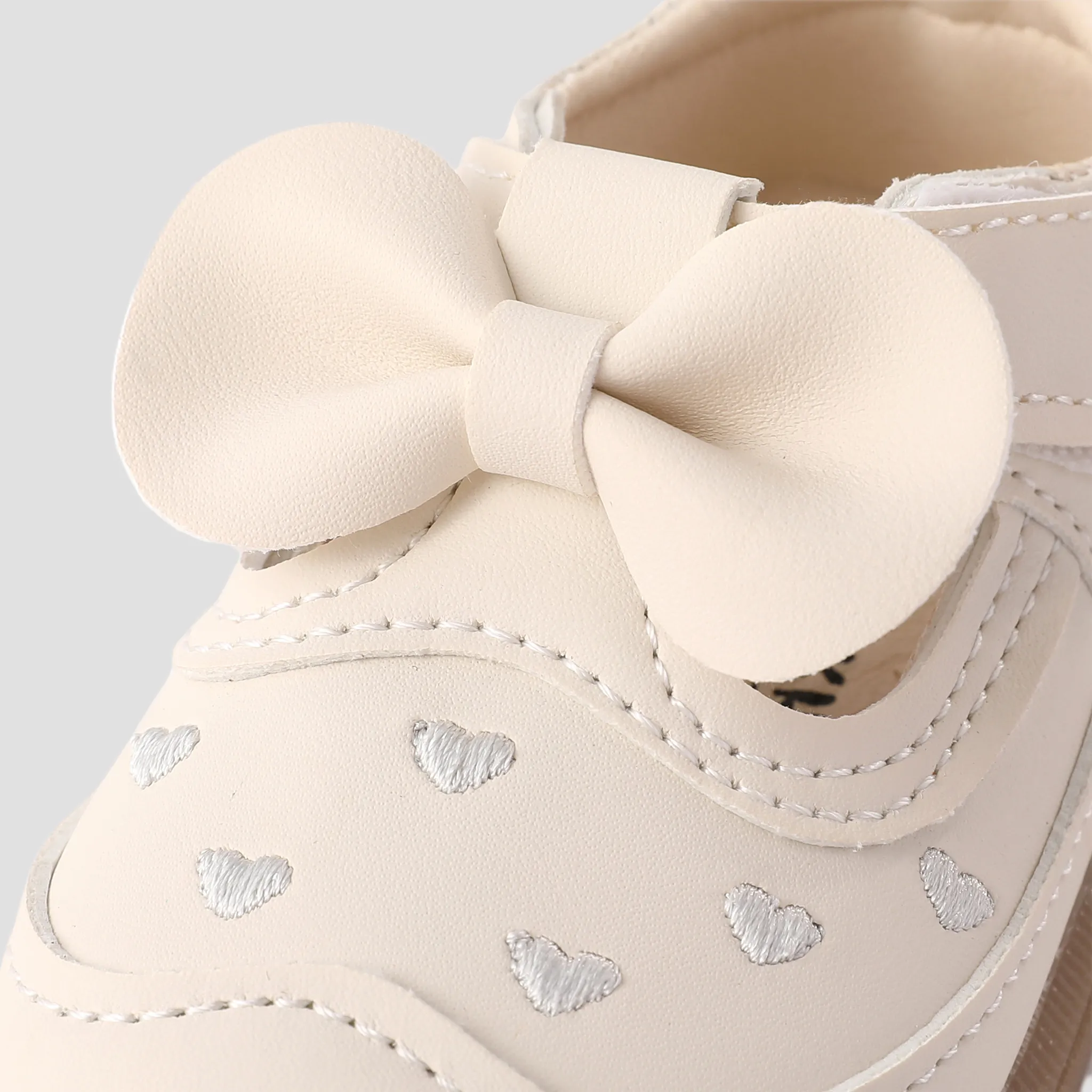 Toddler Girl's Sweet Bow Decor Heart Embroidery Leather Shoes OffWhite image 4