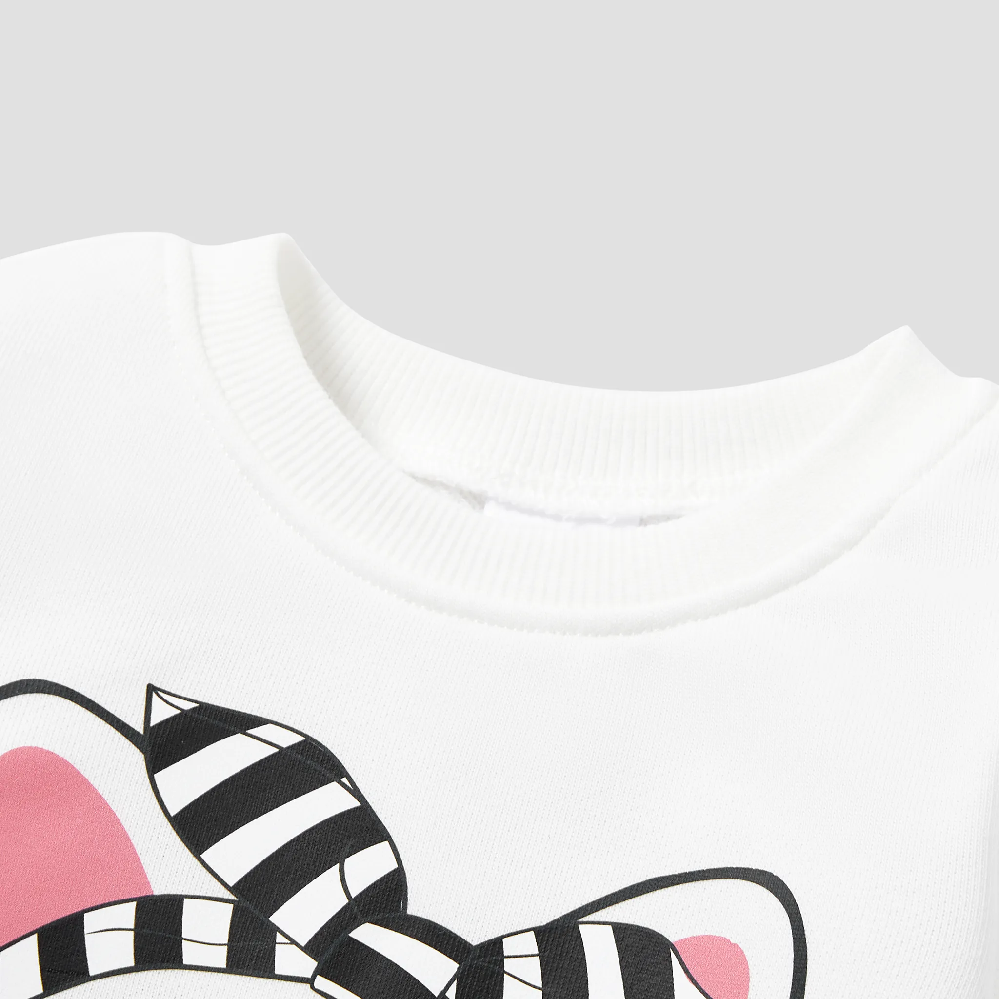 Childlike Cat 2pcs Baby Girl Set with Fabric Stitching BlackandWhite image 3