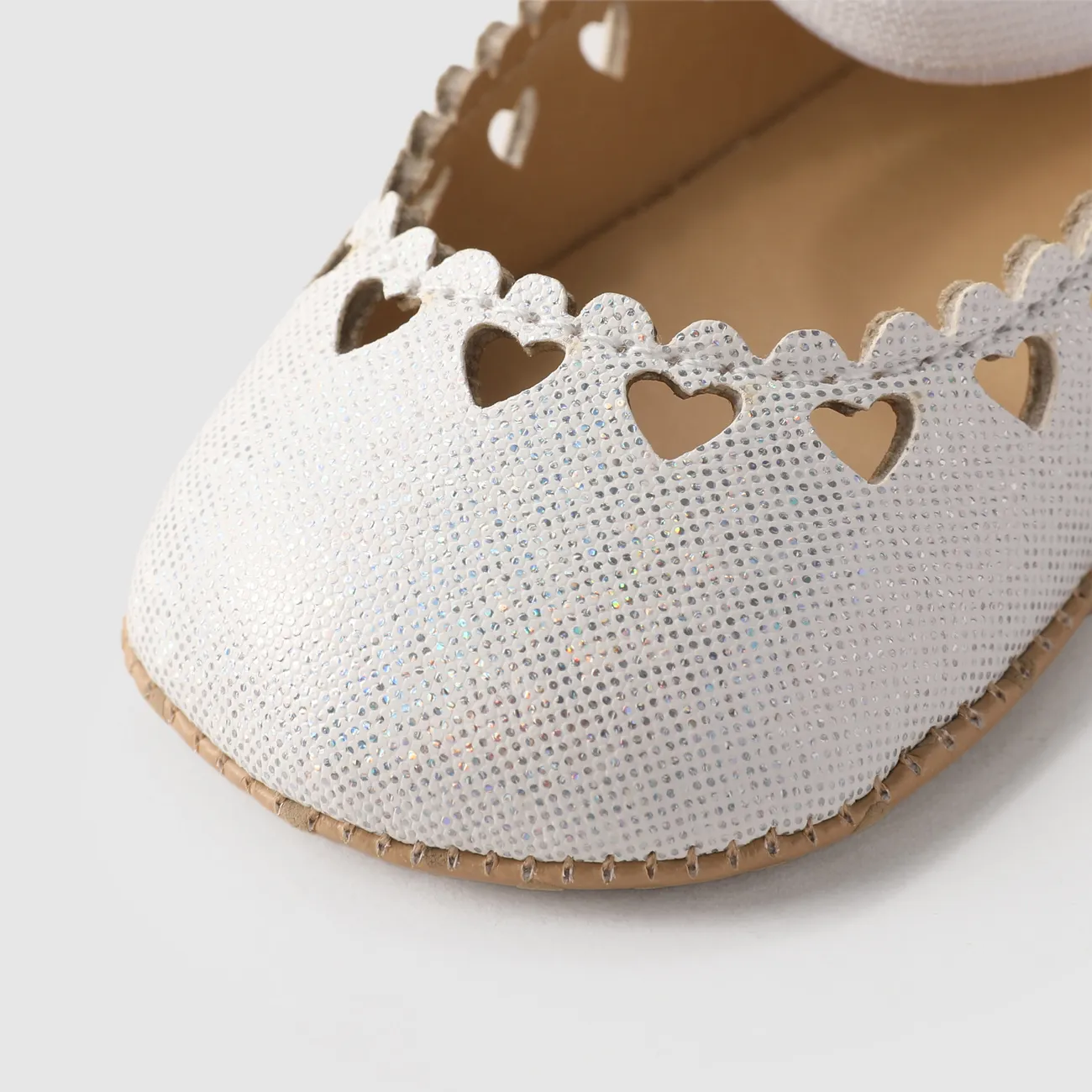 Baby Girl Sweet Heart-shaped Hollow-out Prewalker Shoes White big image 1