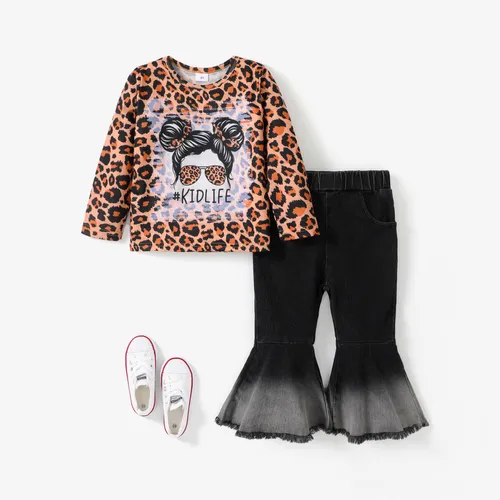 2pcs Camiseta de moda con estampado de leopardo para niña pequeña y conjunto de jeans acampanados de mezclilla