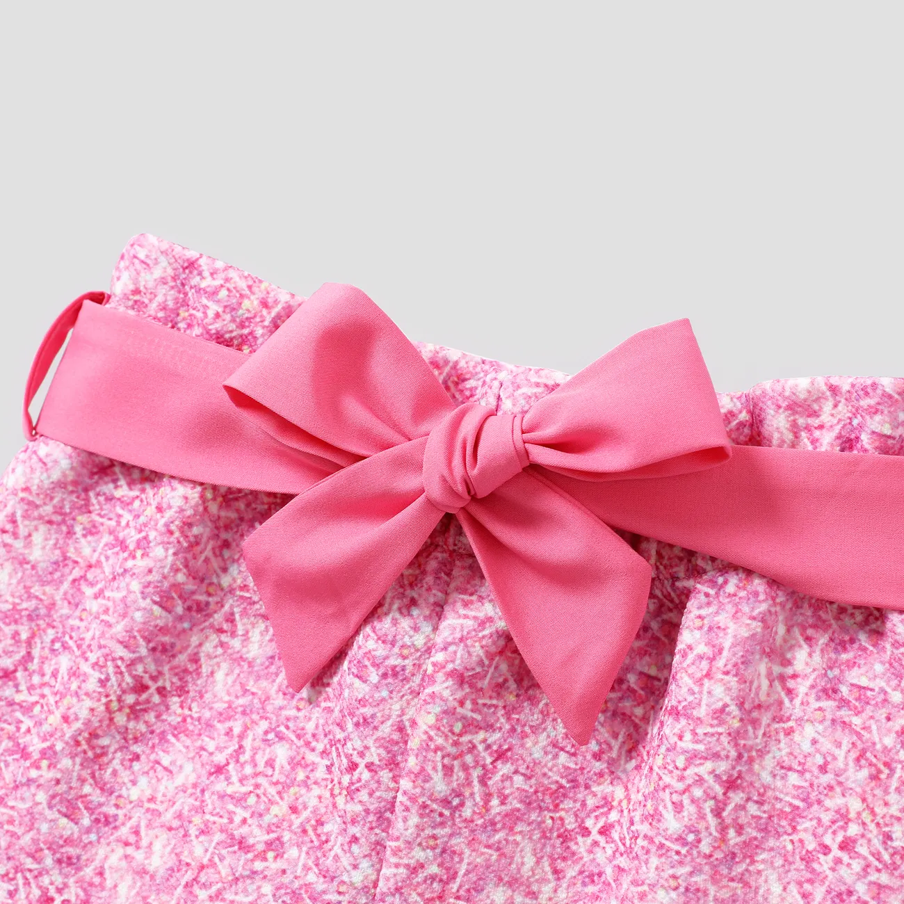 L.O.L. SURPRISE! 2pcs Toddler Girls Character Printed Slanted Ruffled Shoulder T-Shirt and Bowknot Shorts Set Pink big image 1