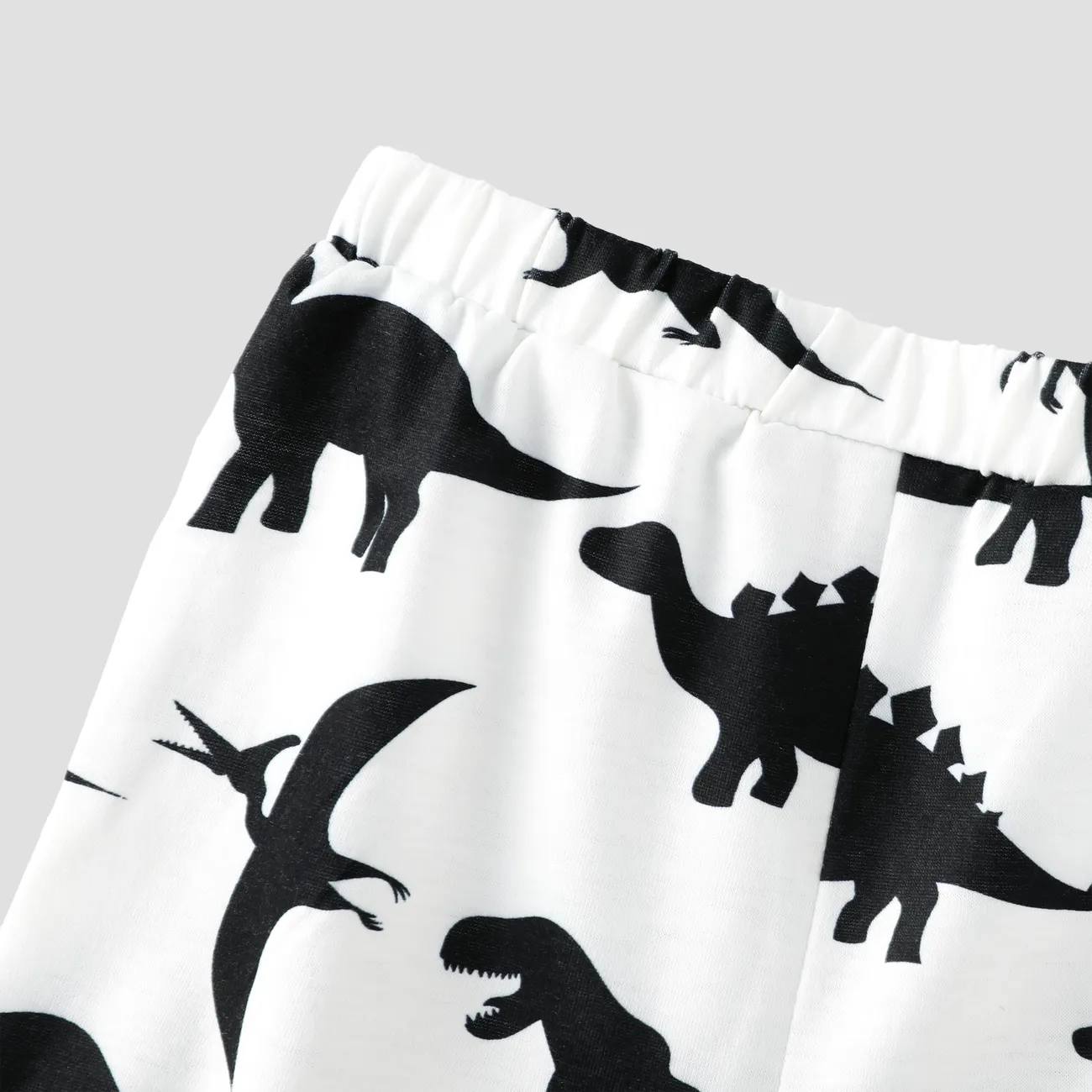 طقم هودي وسروال قصير بطبعة ديناصور للأطفال من قطعتين أسود big image 1
