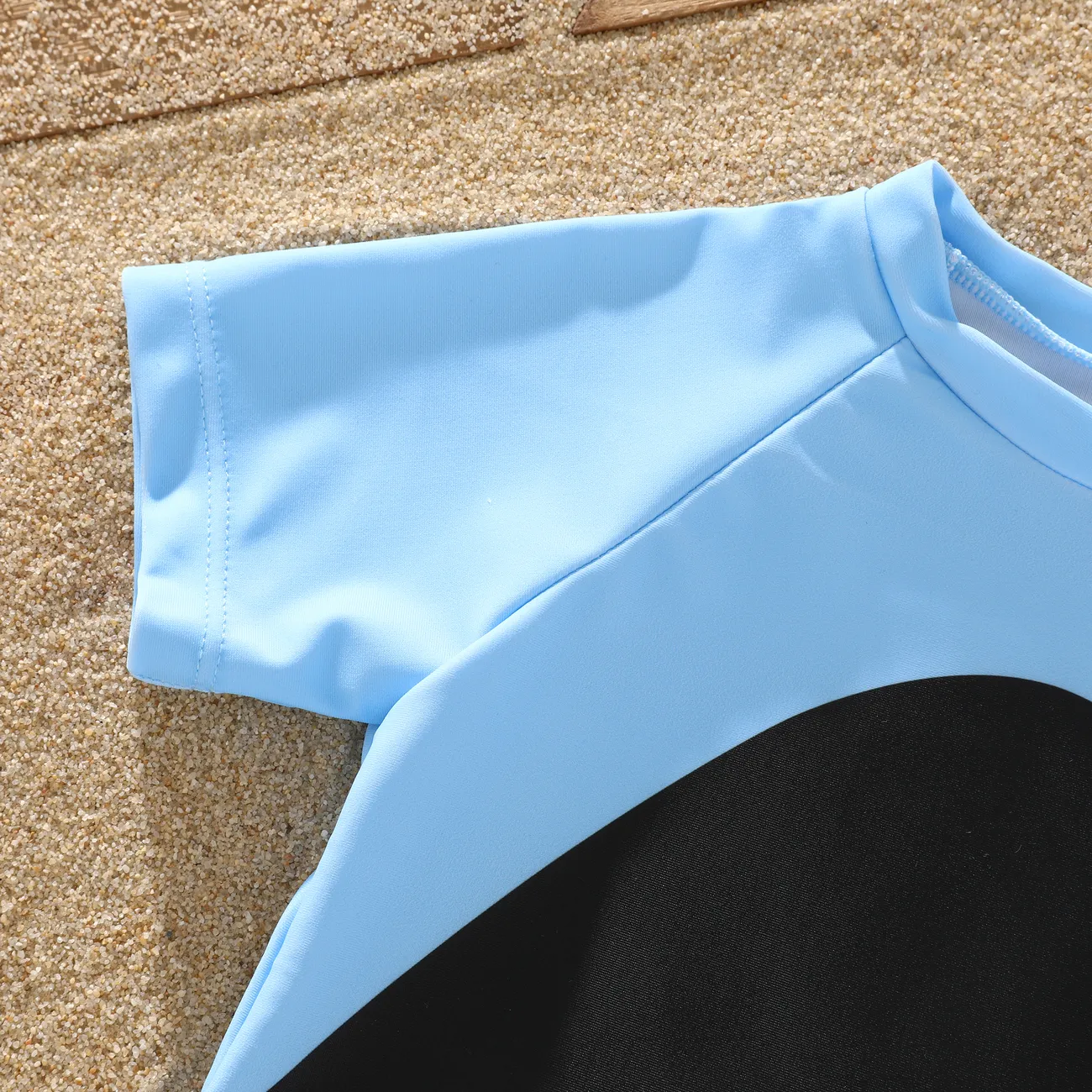 2pcs Toddler/Kid Boy Childlike Shark Print Swimsuits Set Blue big image 1