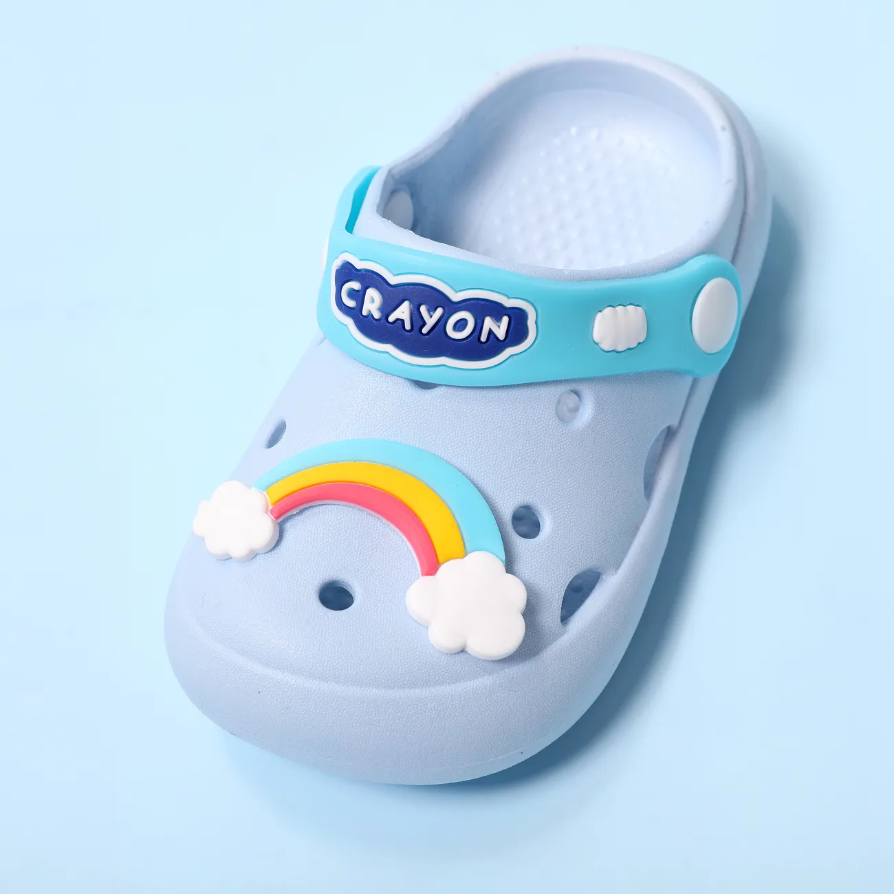 Enfant en bas âge/enfants fille/garçon coloré arc-en-ciel et licorne design plage trou chaussures Bleu big image 1