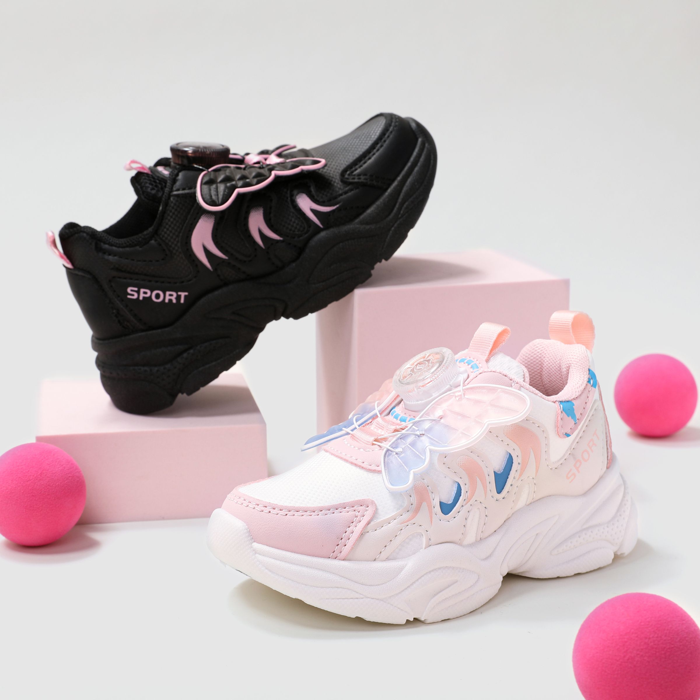 

Kids Girl 3D Hyper-Tactile Butterfly Design Rotating Button Sports Shoes