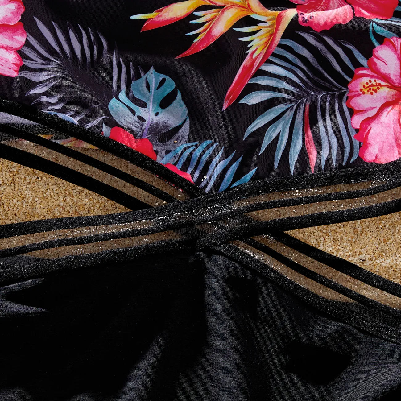 ملابس السباحة إطلالة العائلة للجنسين خياطة النسيج النباتات والزهور أسود big image 1