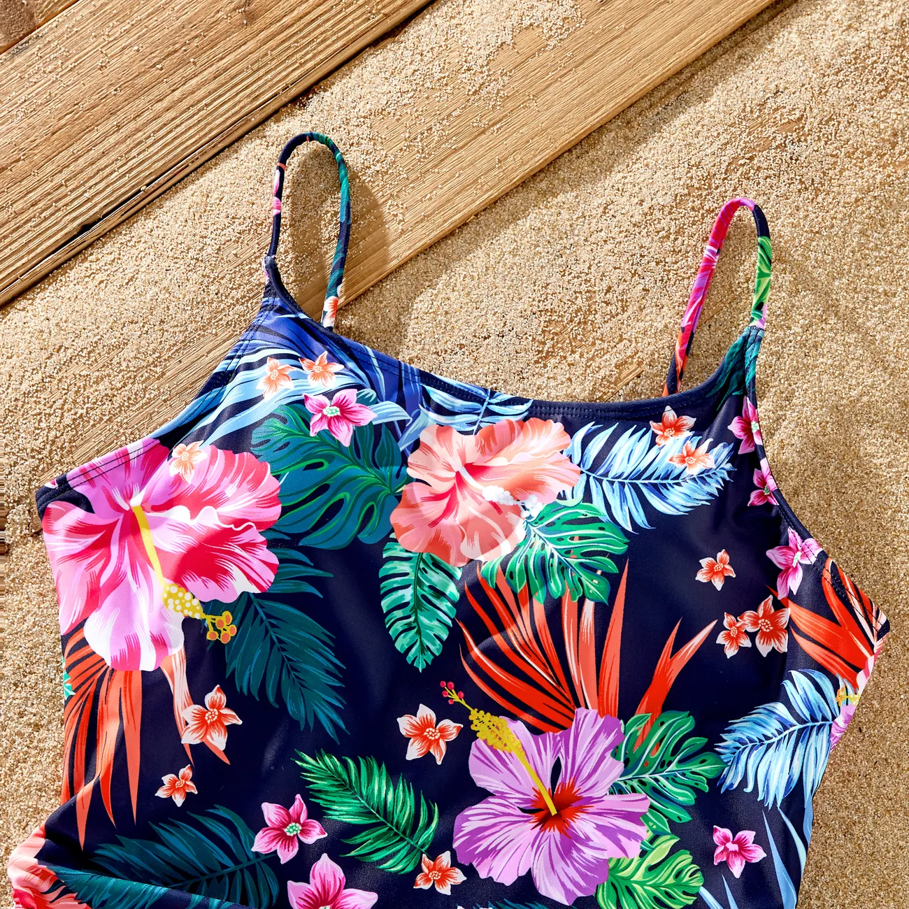 ملابس السباحة إطلالة العائلة للجنسين النباتات والزهور ازرق غامق big image 1