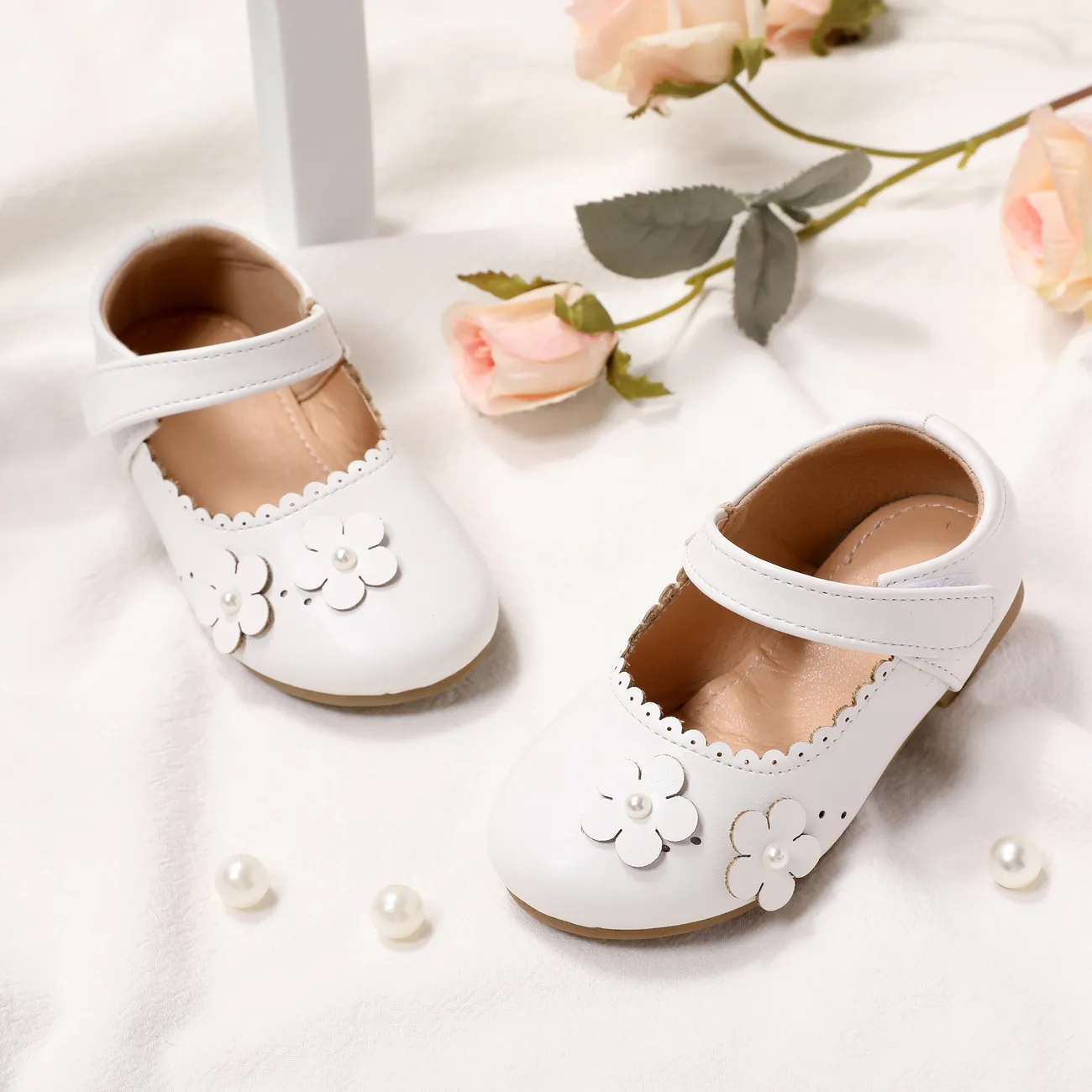 Toddler/Kids Girl Casual 3D Hyper-Tactile Floral Velcro Leather Shoes White big image 1