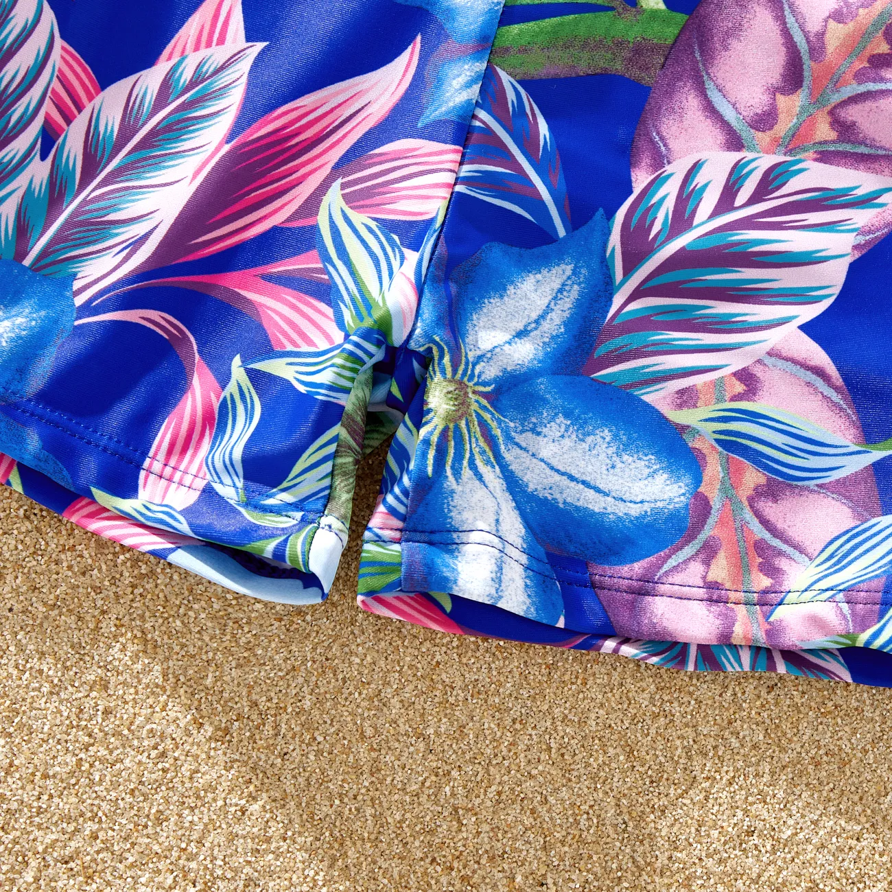 Familien-Looks Tropische Pflanzen und Blumen Familien-Outfits Badeanzüge blau big image 1