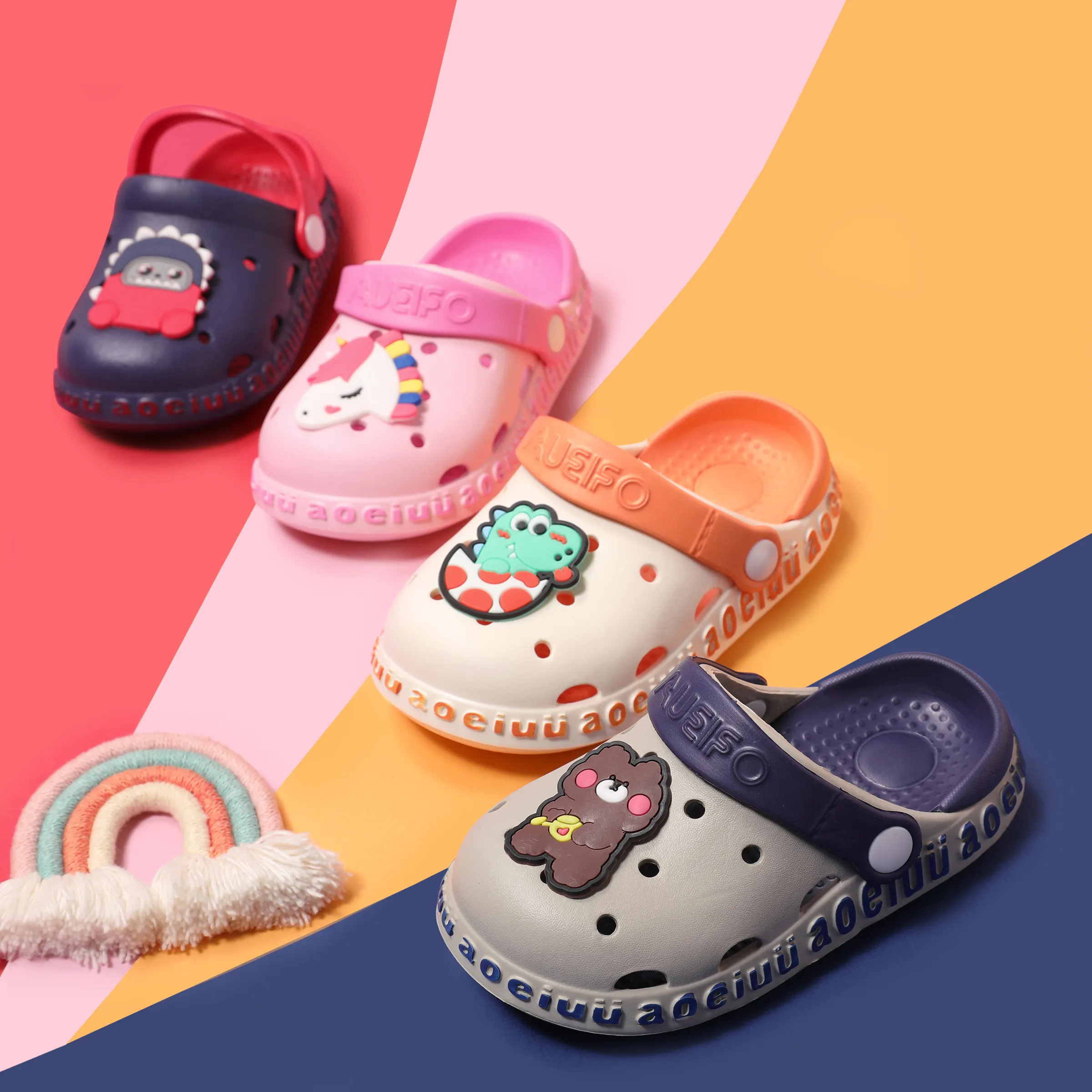 

Toddler/Kids Girl/Boy Graffiti Cartoon Pattern Vent Clogs Hole Shoes