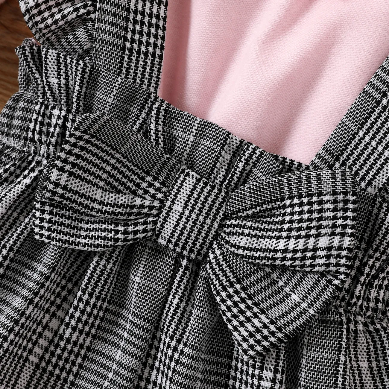  2pcs Baby Girls' Avant-Garde Grid/Houndstooth Ruffle Edge Top and Shorts Set  Pink big image 1