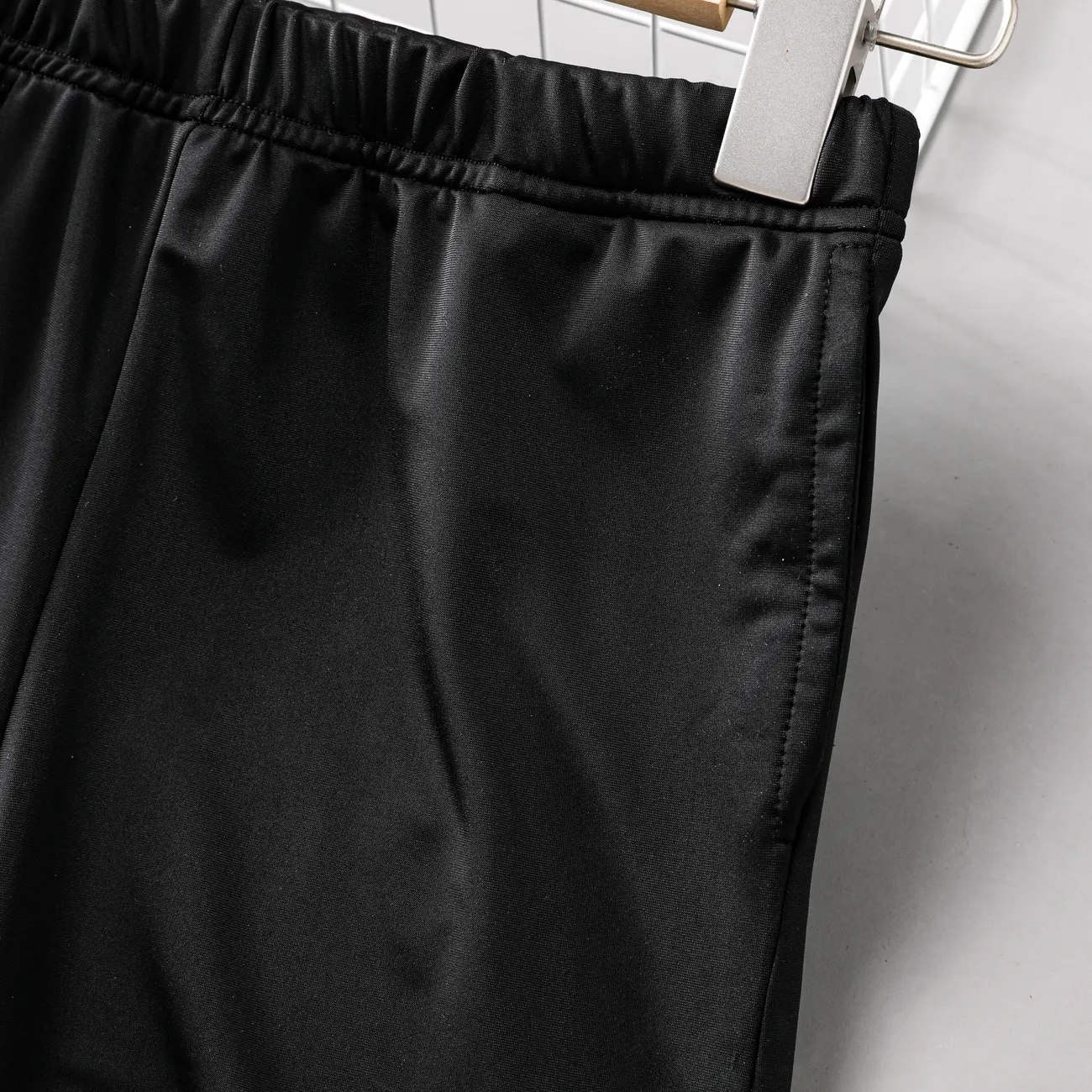 夏季凉爽男生短裤，采用93%聚酯冰丝材质，运动风格。 黑色 big image 1