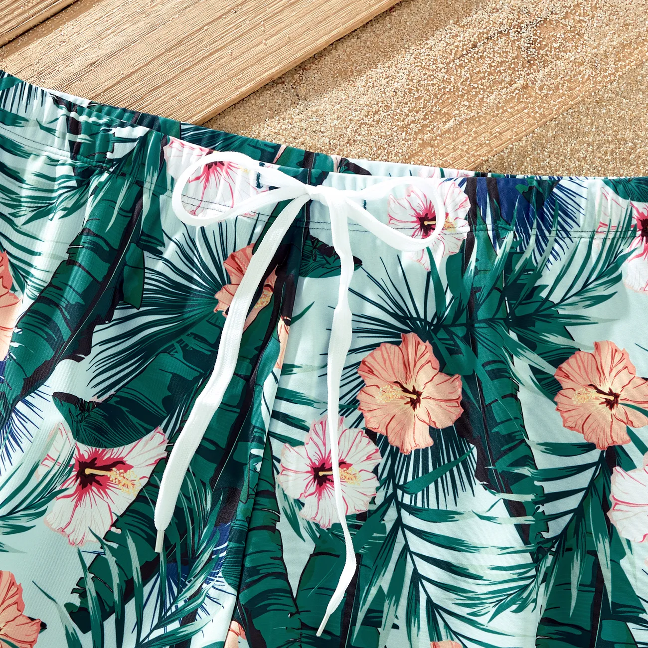 Family Matching Plant Print Ruffle Trim Spliced One-piece Swimsuit or Swim Trunks Green big image 1