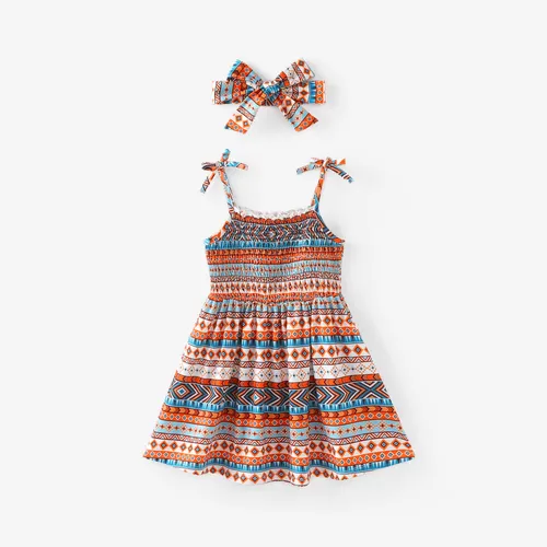 Kleinkind-Mädchen 2pcs Ethnologischer geometrischer Druck gesmoktes Cami-Kleid mit Stirnband