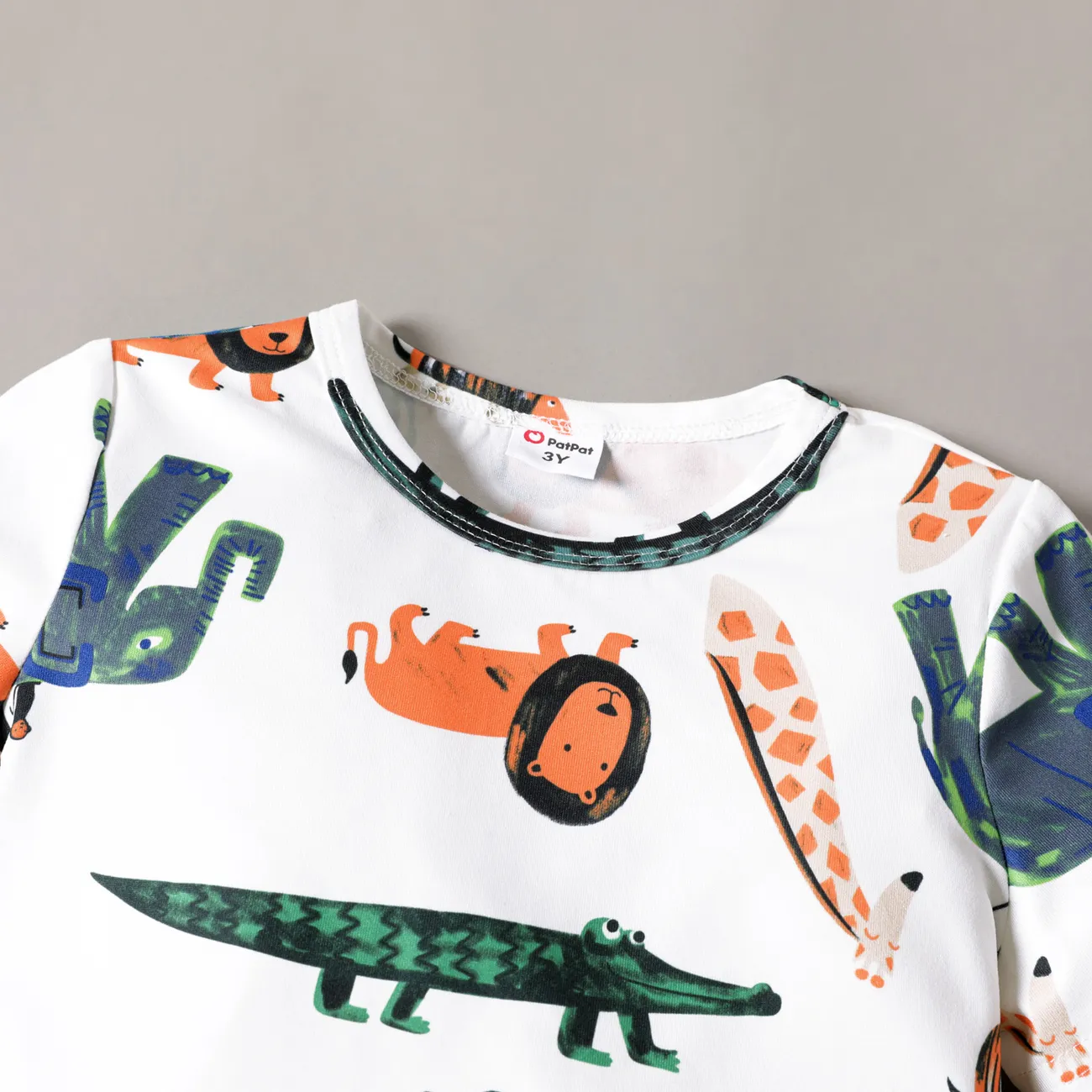 2-piece Toddler Boy Animal Print Short-sleeve Tee and Elasticized Khaki Shorts Set Multi-color big image 1