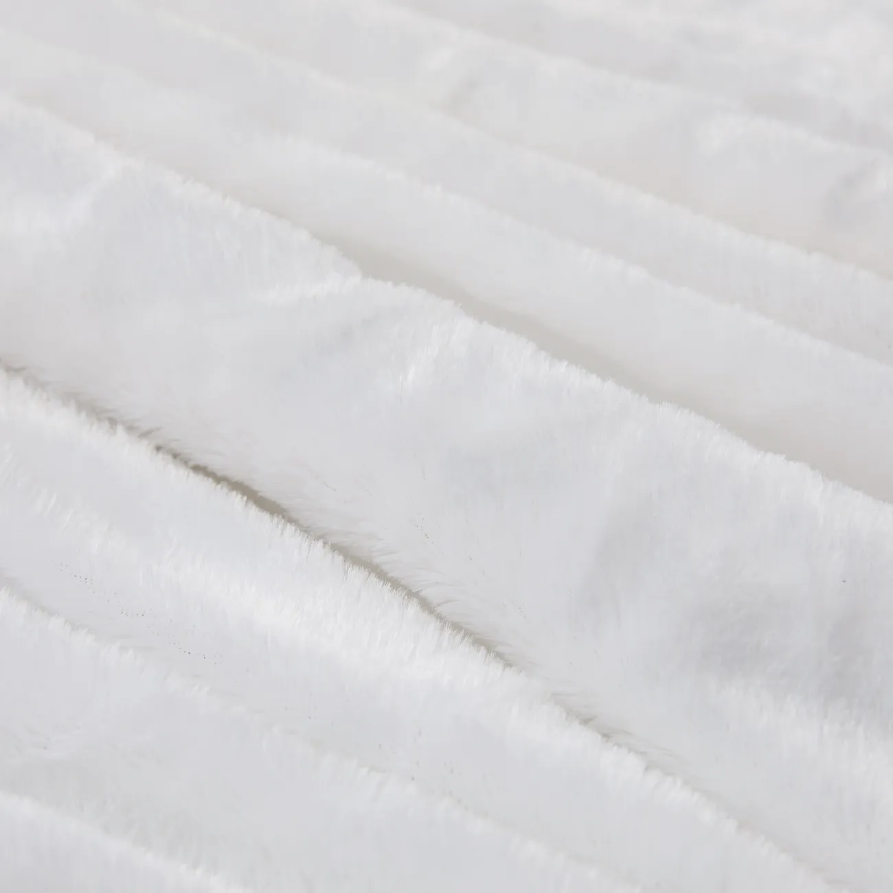 Coperta in pile PV bianco premium - ultra morbida, resistente, lavabile in lavatrice - perfetta per il comfort domestico e l'arredamento elegante Bianco big image 1