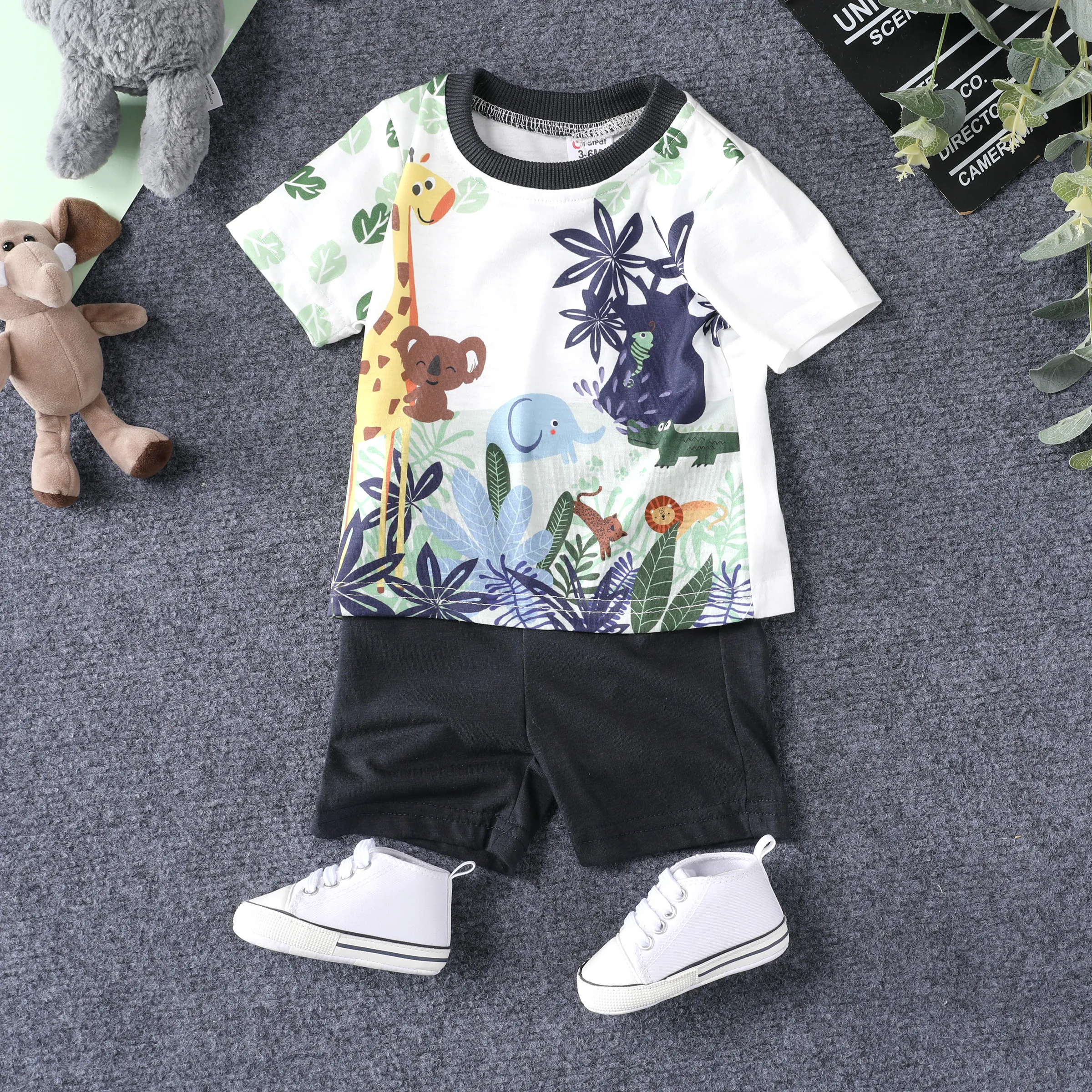 2pc Baby Boy Animal-themed Childlike T-shirt and Shorts Set