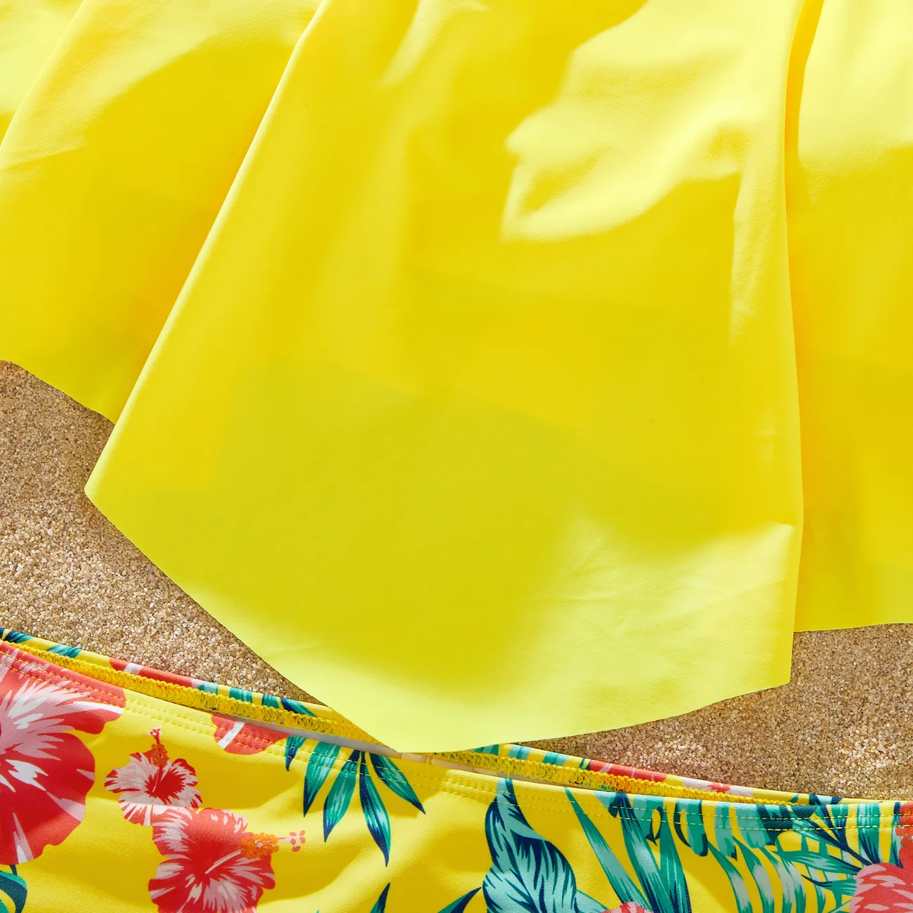 Familien-Looks Tropische Pflanzen und Blumen Familien-Outfits Badeanzüge gelb big image 1
