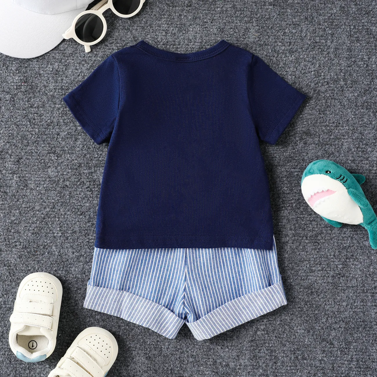 2pcs Baby Boys Whale Embroidery  Casual Animal Pattern Stand Collar Short Sleeve Top and Denim Pants Set  Dark Blue big image 1
