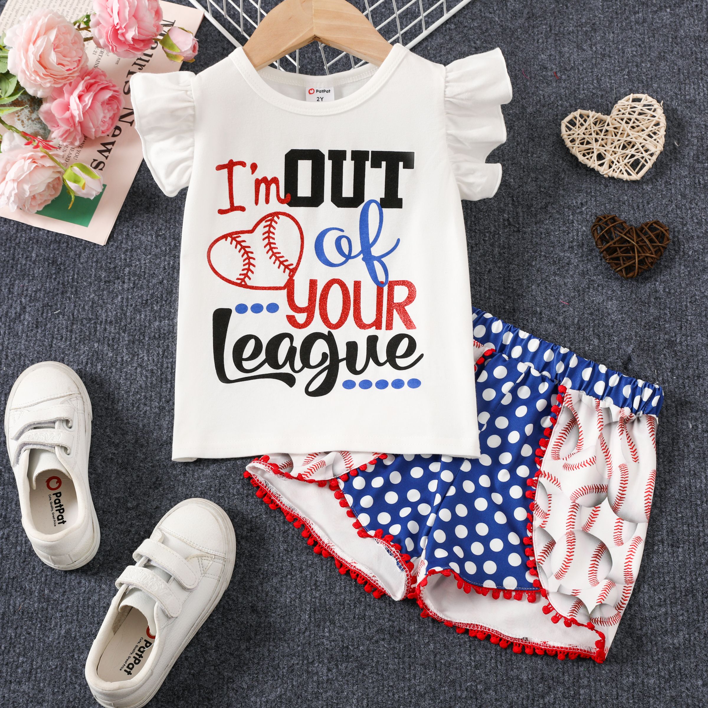 

2pcs Toddler Girl's Sweet Ball Element Flutter Sleeve T-shirt and Shorts Set