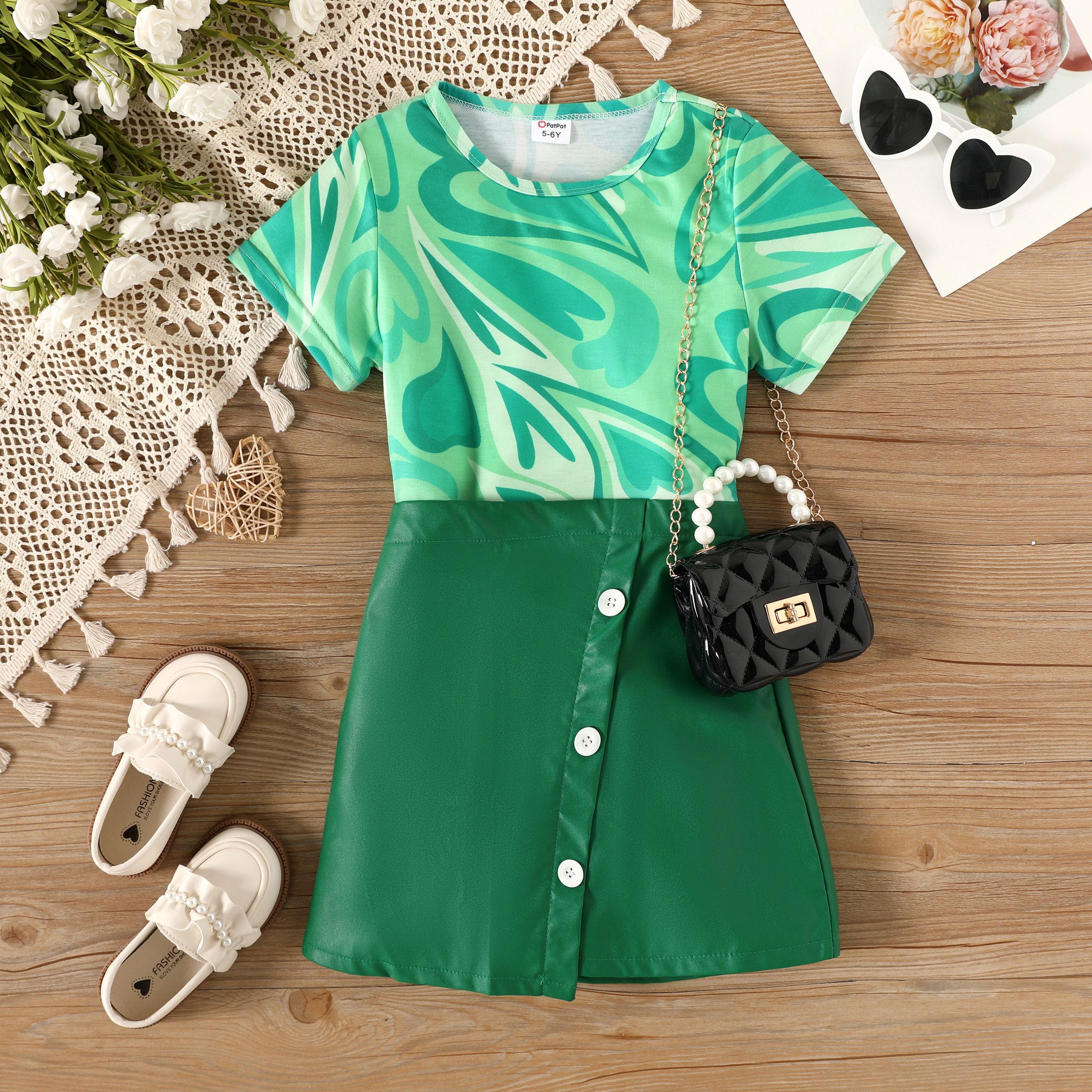 

Heart-shaped Skirt Suit, 2pcs, Girl, Cotton-Blend, Button/Secret Button, Regular, Kid Skirt Clothes.