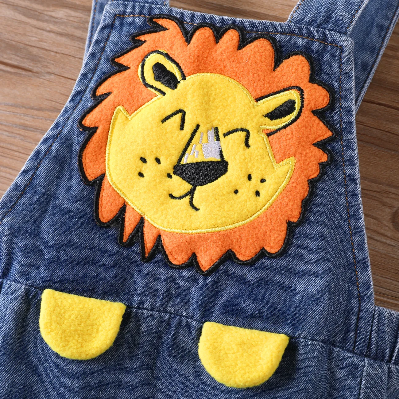 Baby Boy 2pcs Animal Print Top and Lion Applique Denim Overalls Set ColorBlock big image 1