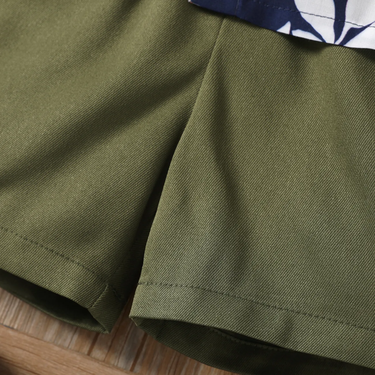 Toddler Boy 2pcs Bowknot Tropical Plant Shirt and Shorts Set Army green big image 1