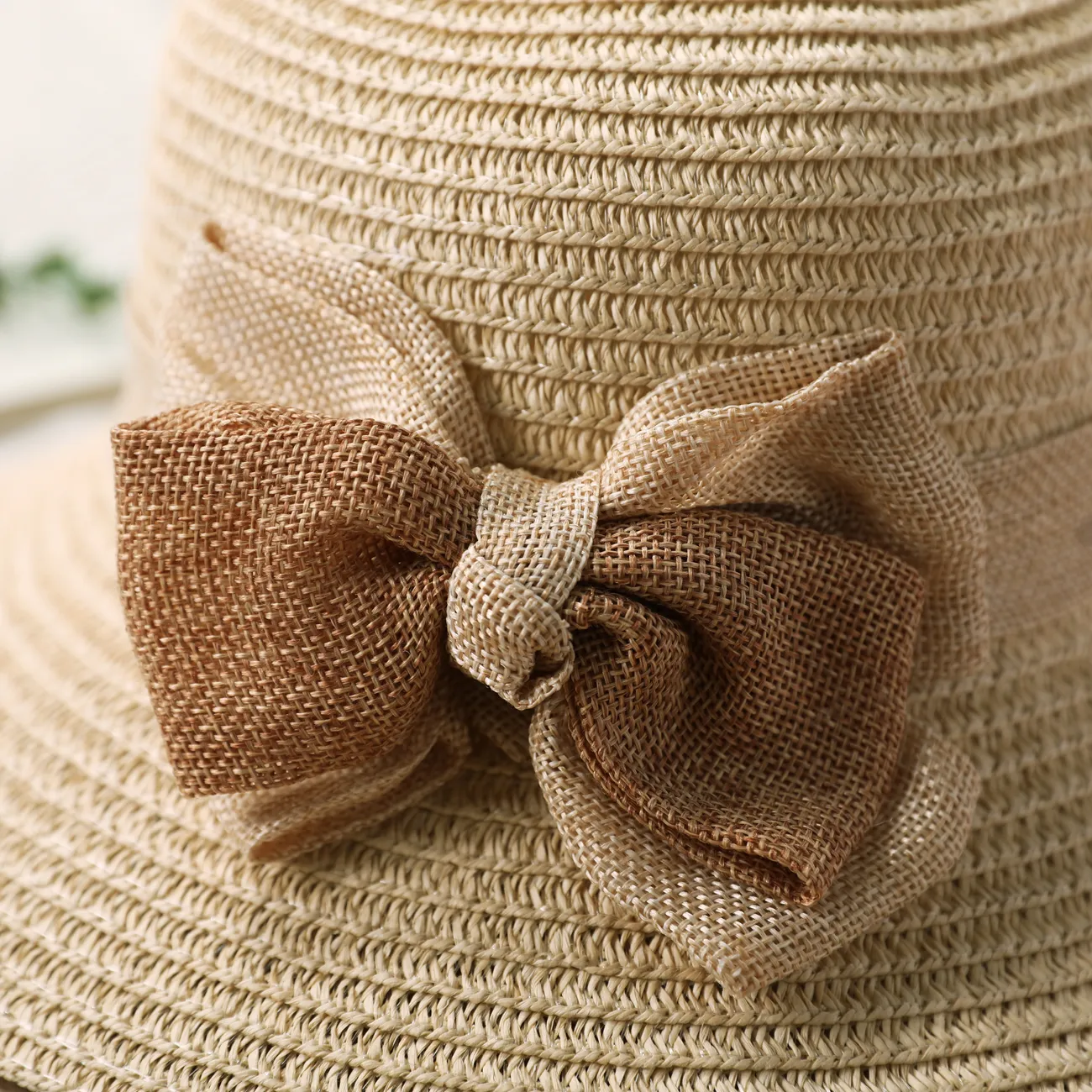 قبعة الشمس الصيفية للفتيات مع عقدة وحافة ملفوفة ، قبعة شاطئ سترو للسفر والإجازة اللون البيج big image 1
