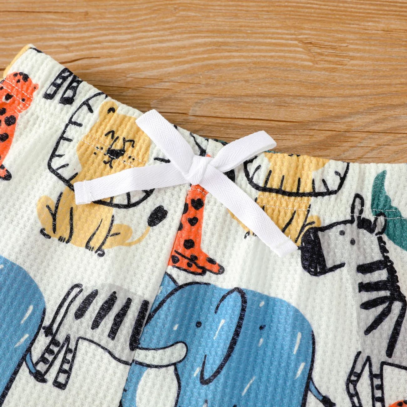Baby Boy 2pcs Animal Print Tee and Shorts Set Multi-color big image 1