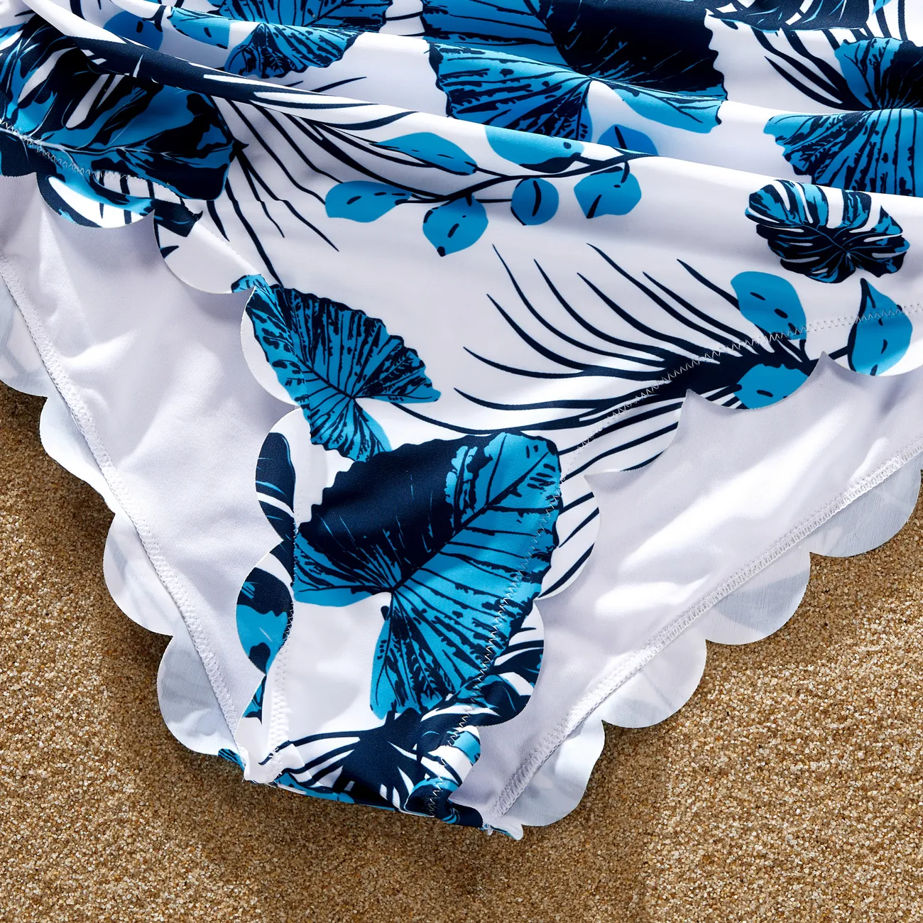 Look de família Plantas e flores tropicais Conjuntos de roupa para a família Fato de banho Branco azulado big image 1