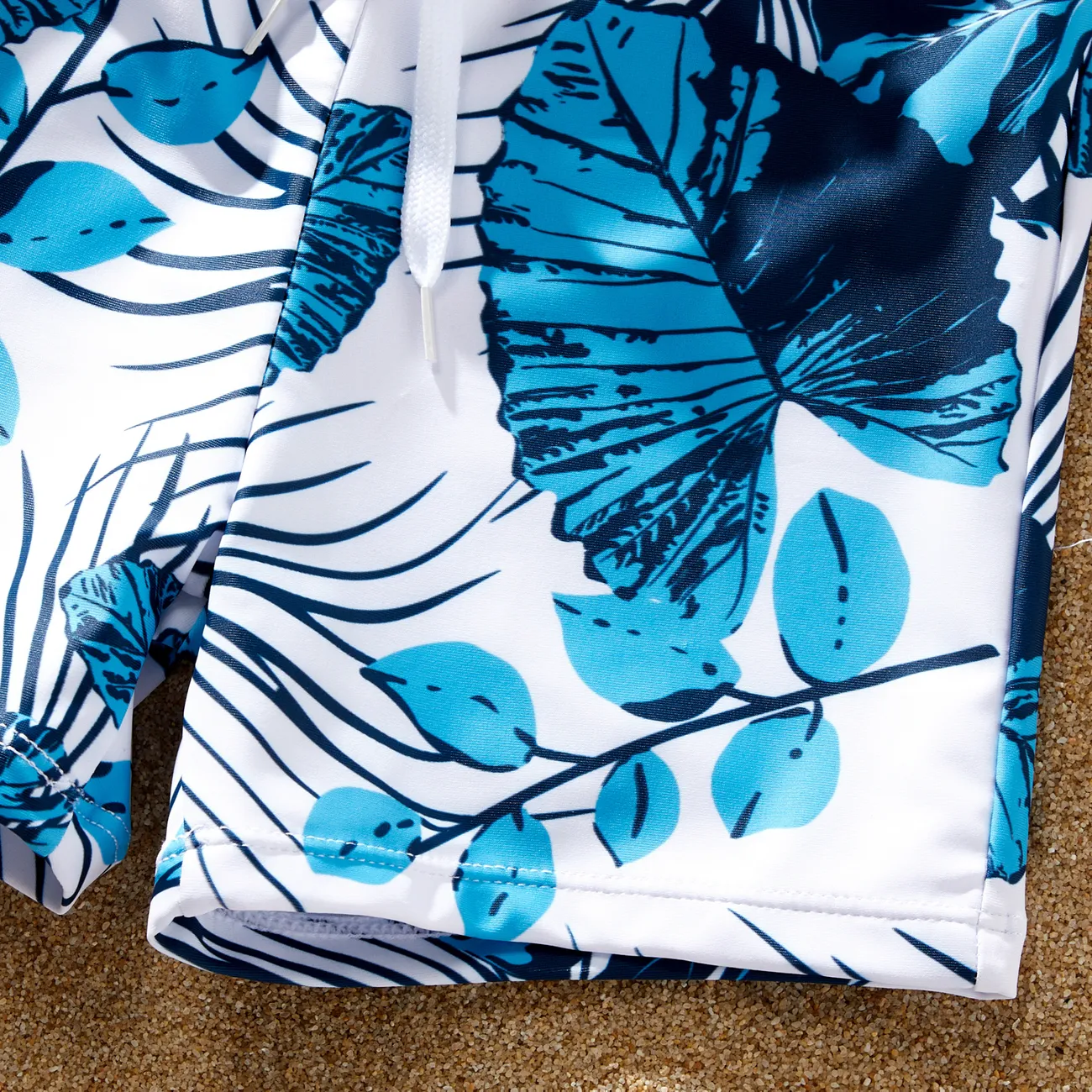 ملابس السباحة إطلالة العائلة للجنسين النباتات والزهور أزرق أبيض big image 1